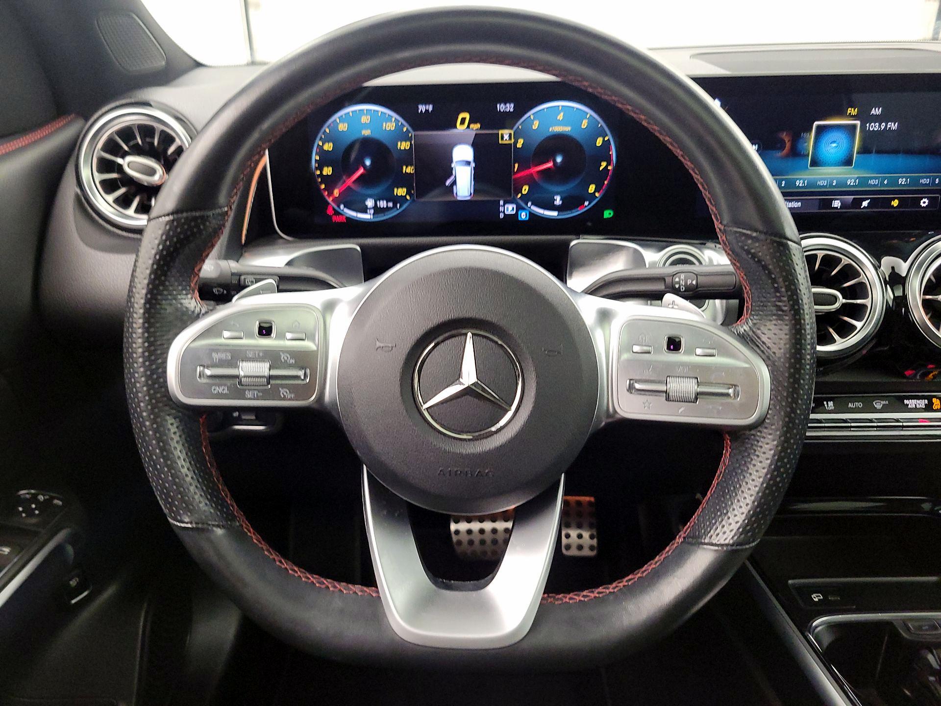 Thumbnail: 2021 Mercedes-Benz GLB - 10