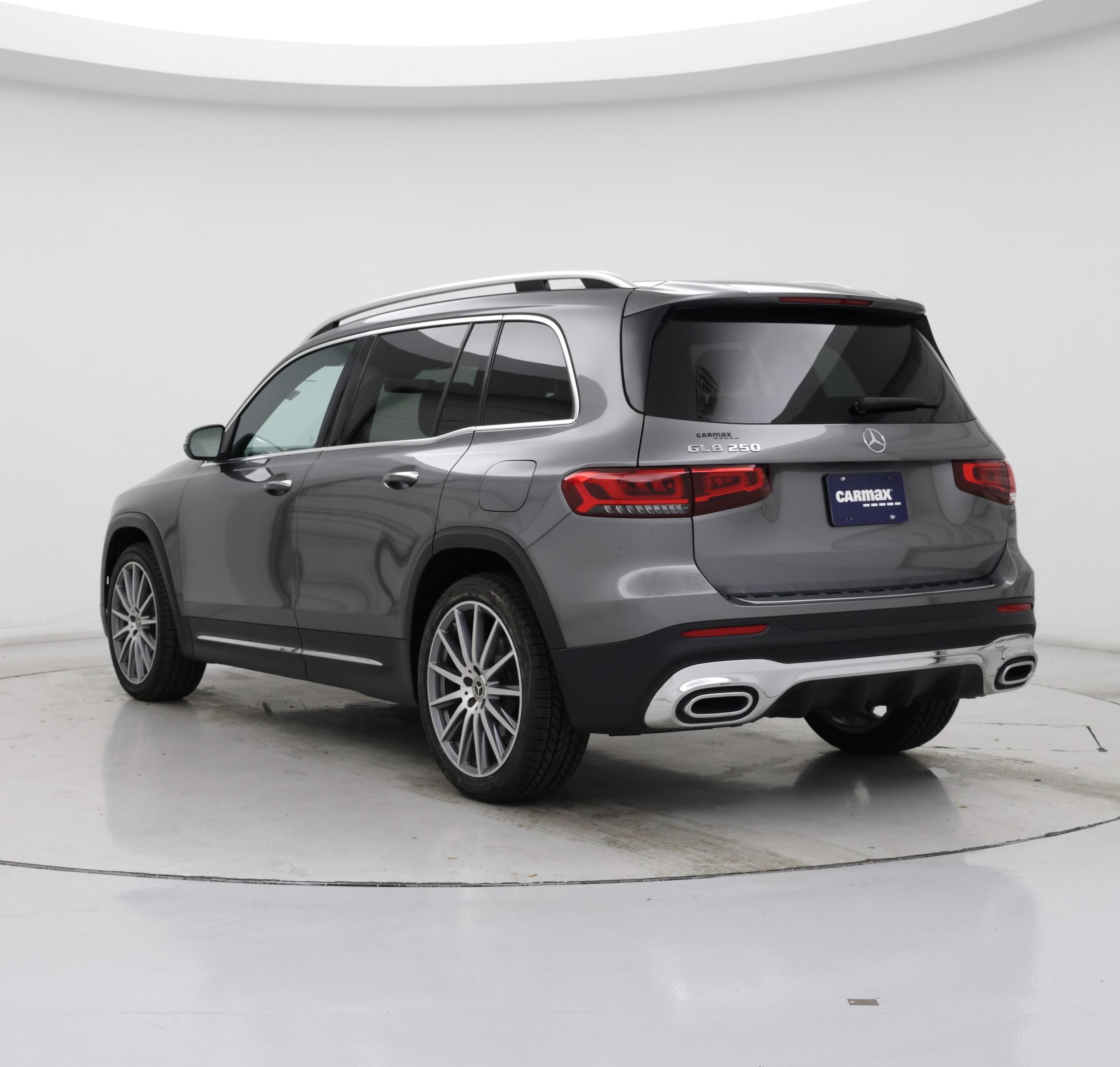 Thumbnail: 2021 Mercedes-Benz GLB - 2
