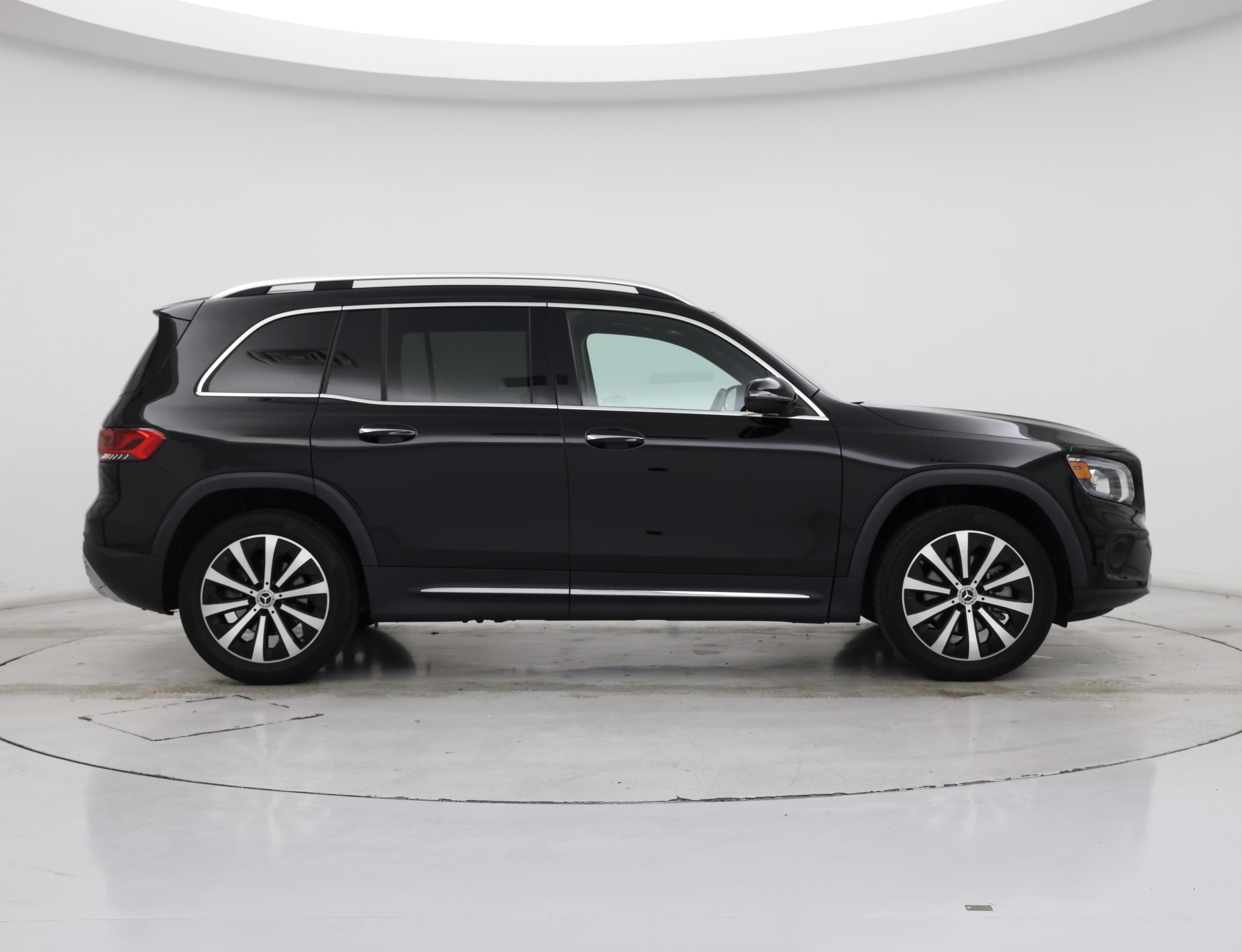 Thumbnail: 2023 Mercedes-Benz GLB - 7