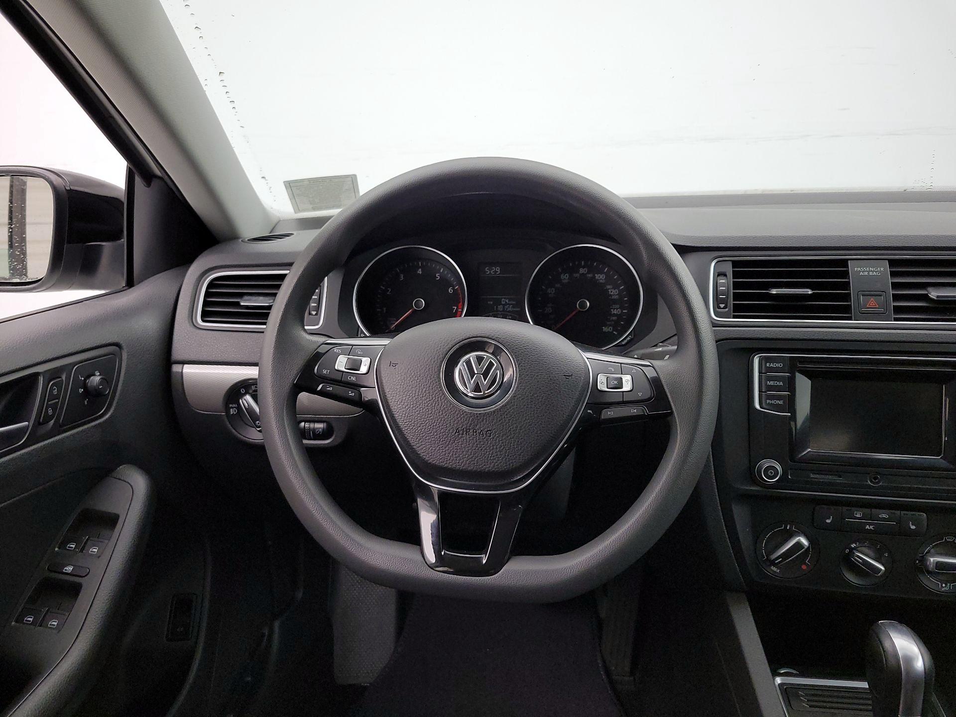 Thumbnail: 2018 Volkswagen Jetta - 10