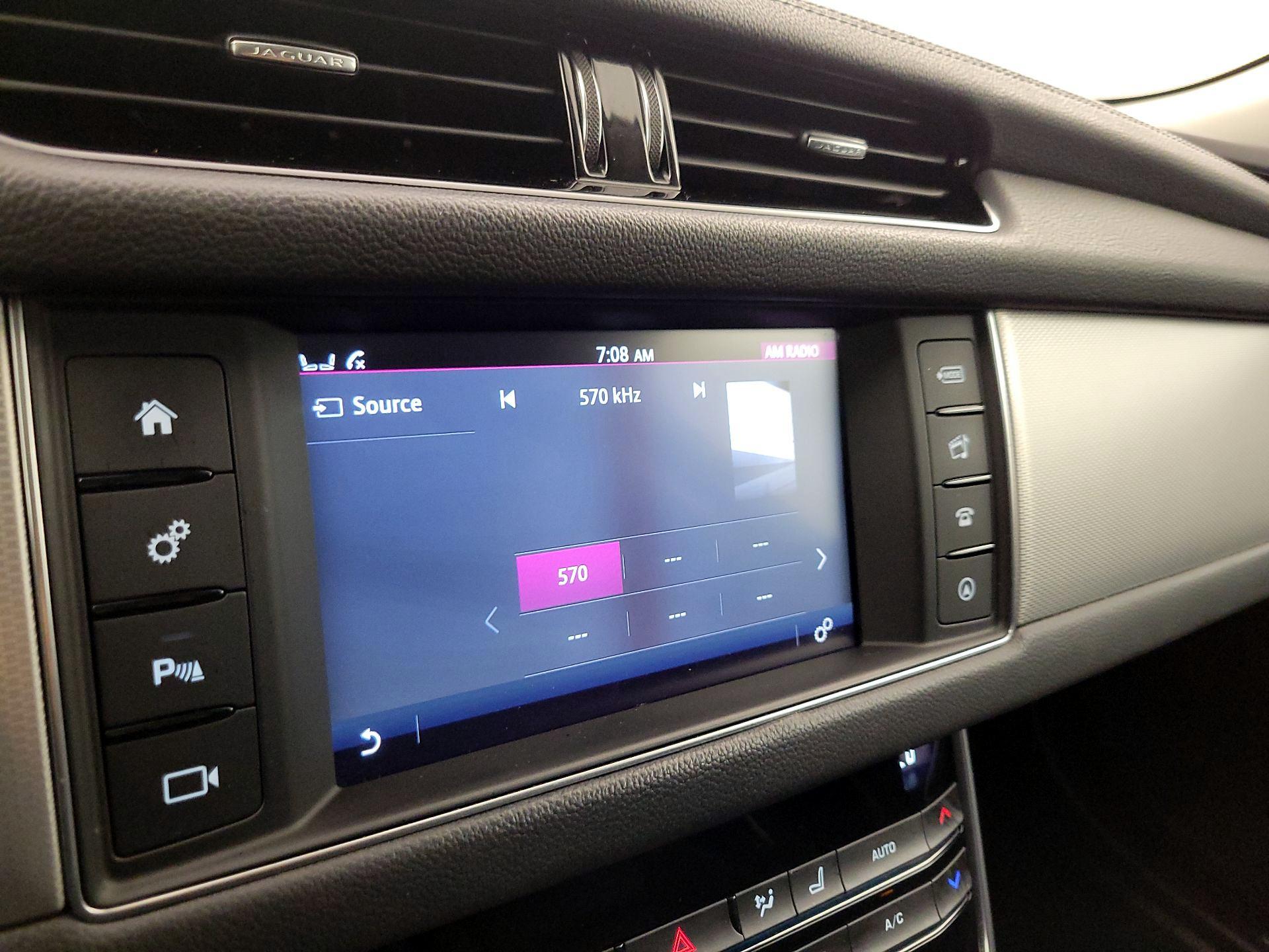 Thumbnail: 2016 Jaguar XF - 14