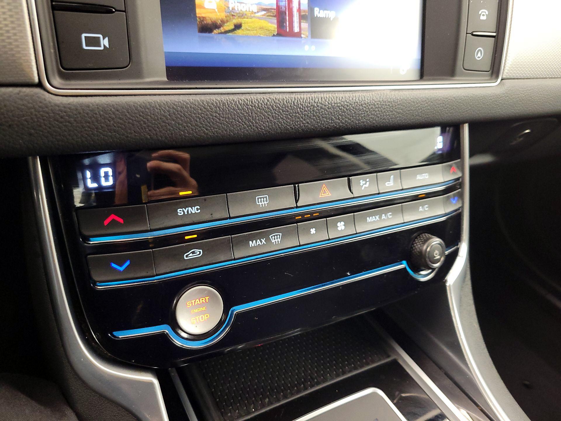 Thumbnail: 2016 Jaguar XF - 15