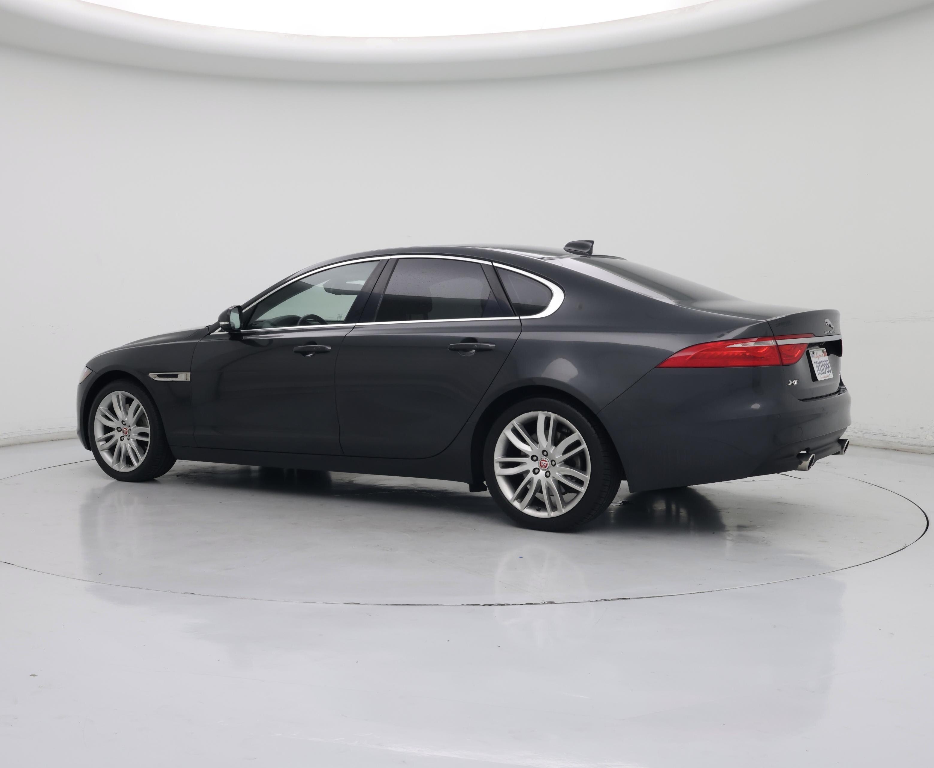 Thumbnail: 2016 Jaguar XF - 3