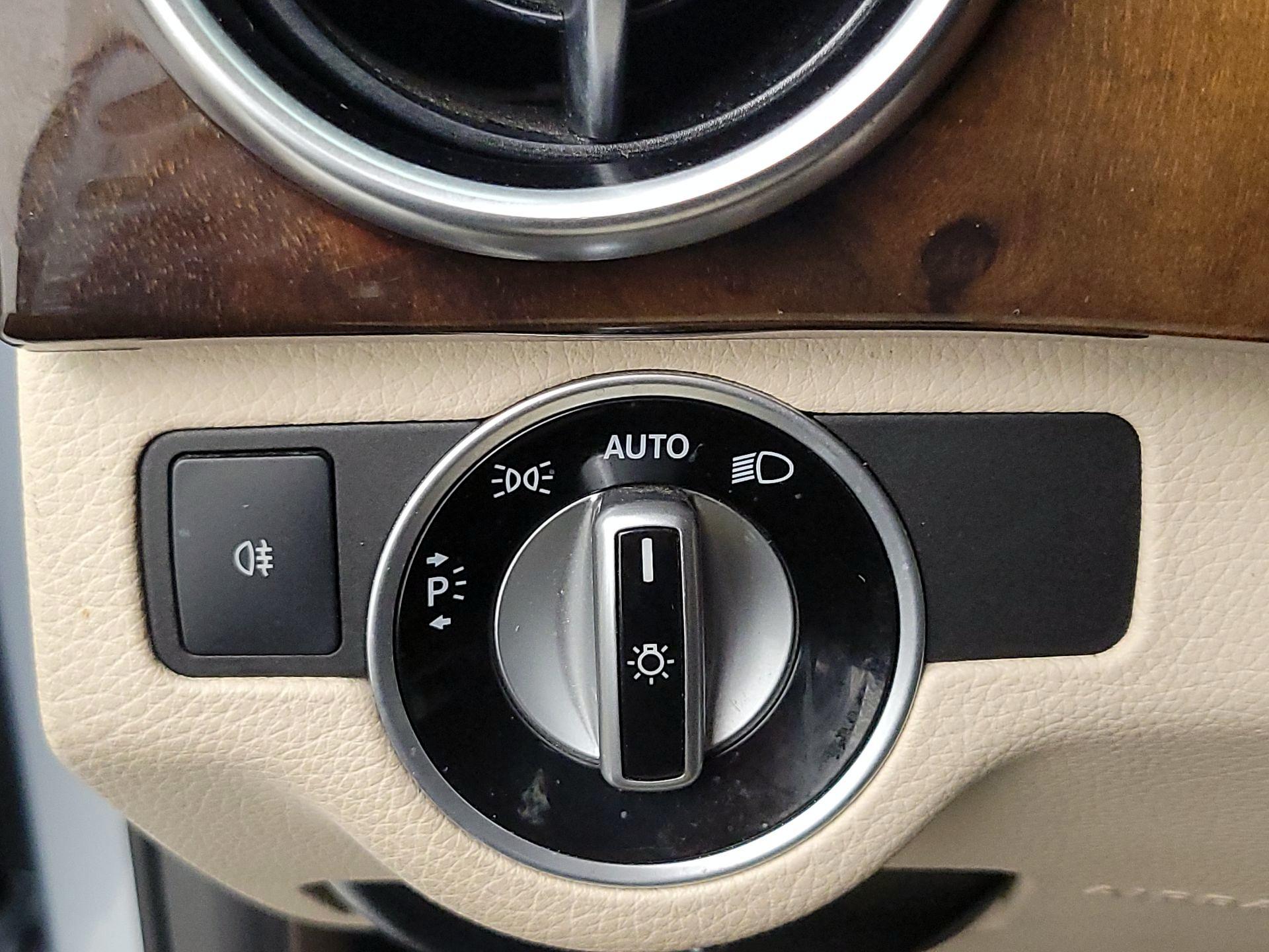 Thumbnail: 2015 Mercedes-Benz GLK - 13
