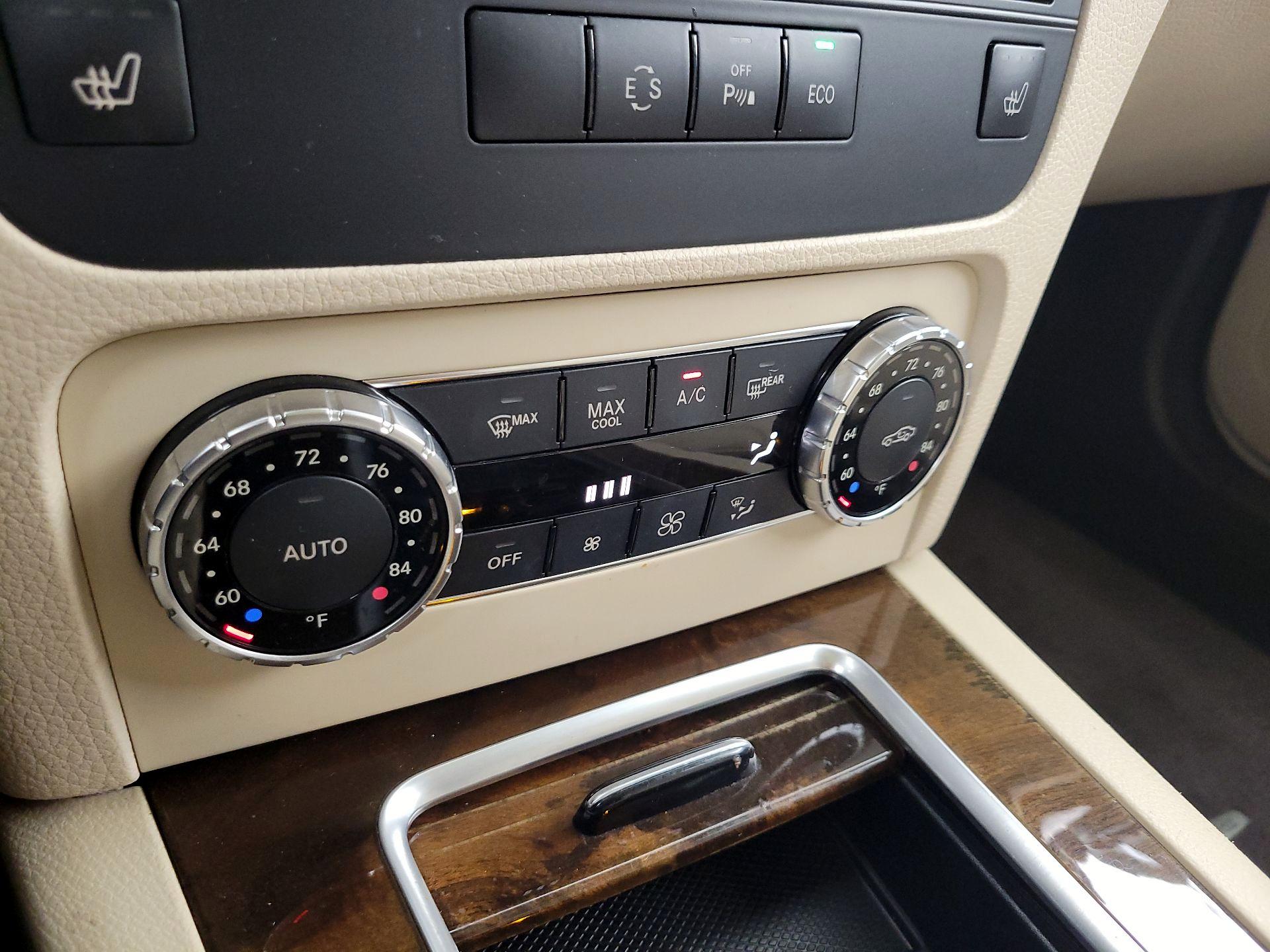 Thumbnail: 2015 Mercedes-Benz GLK - 17