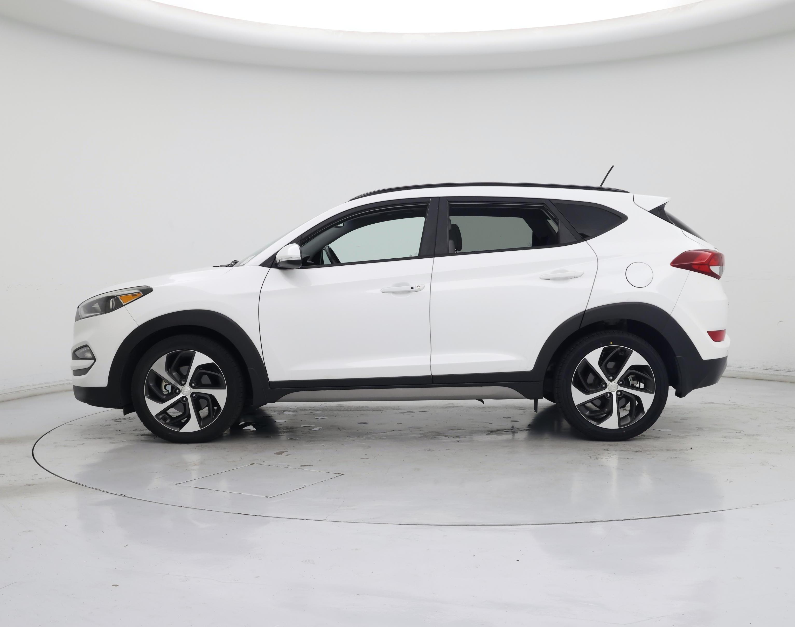 Thumbnail: 2017 Hyundai Tucson - 3