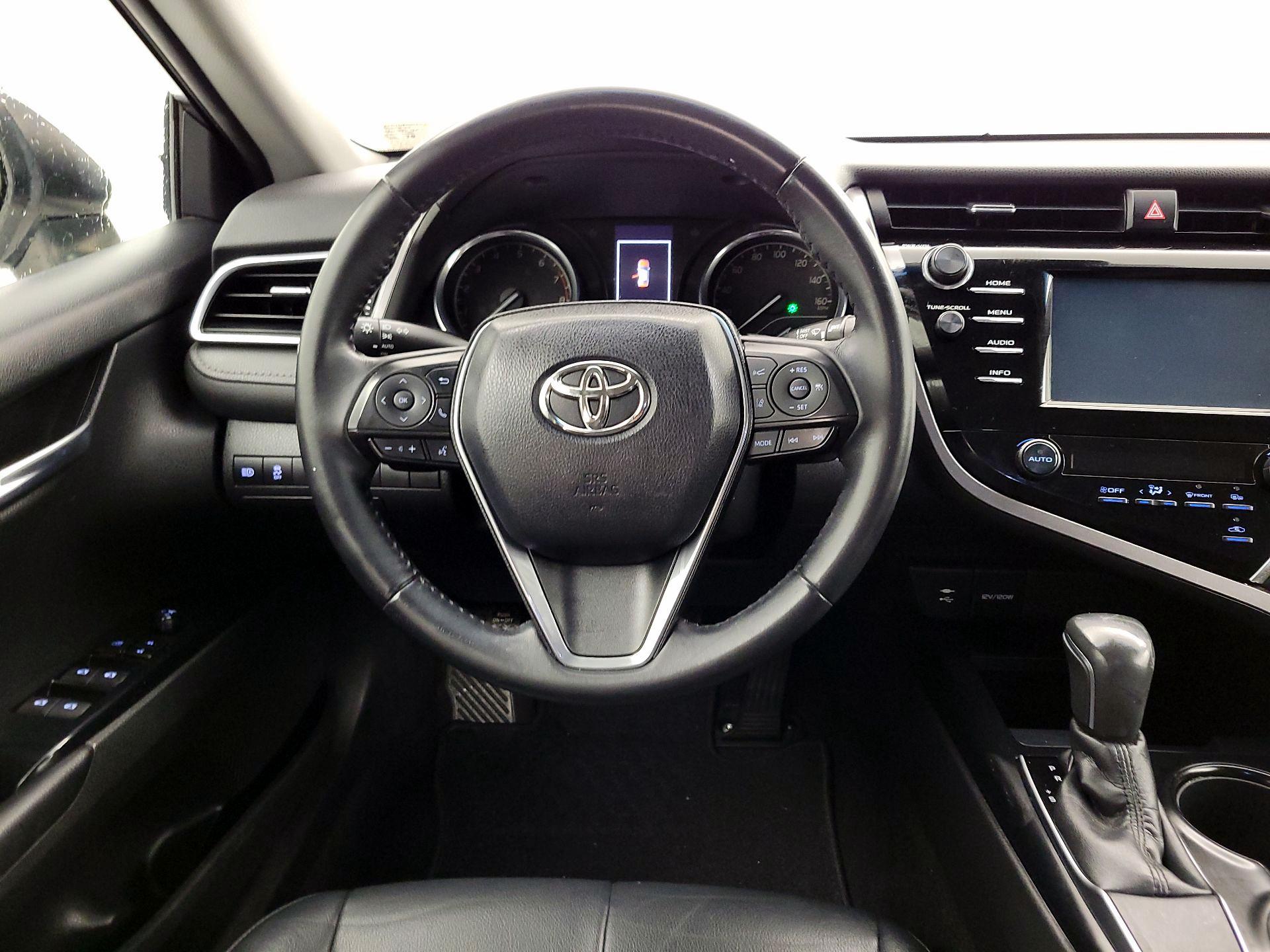 Thumbnail: 2018 Toyota Camry - 10