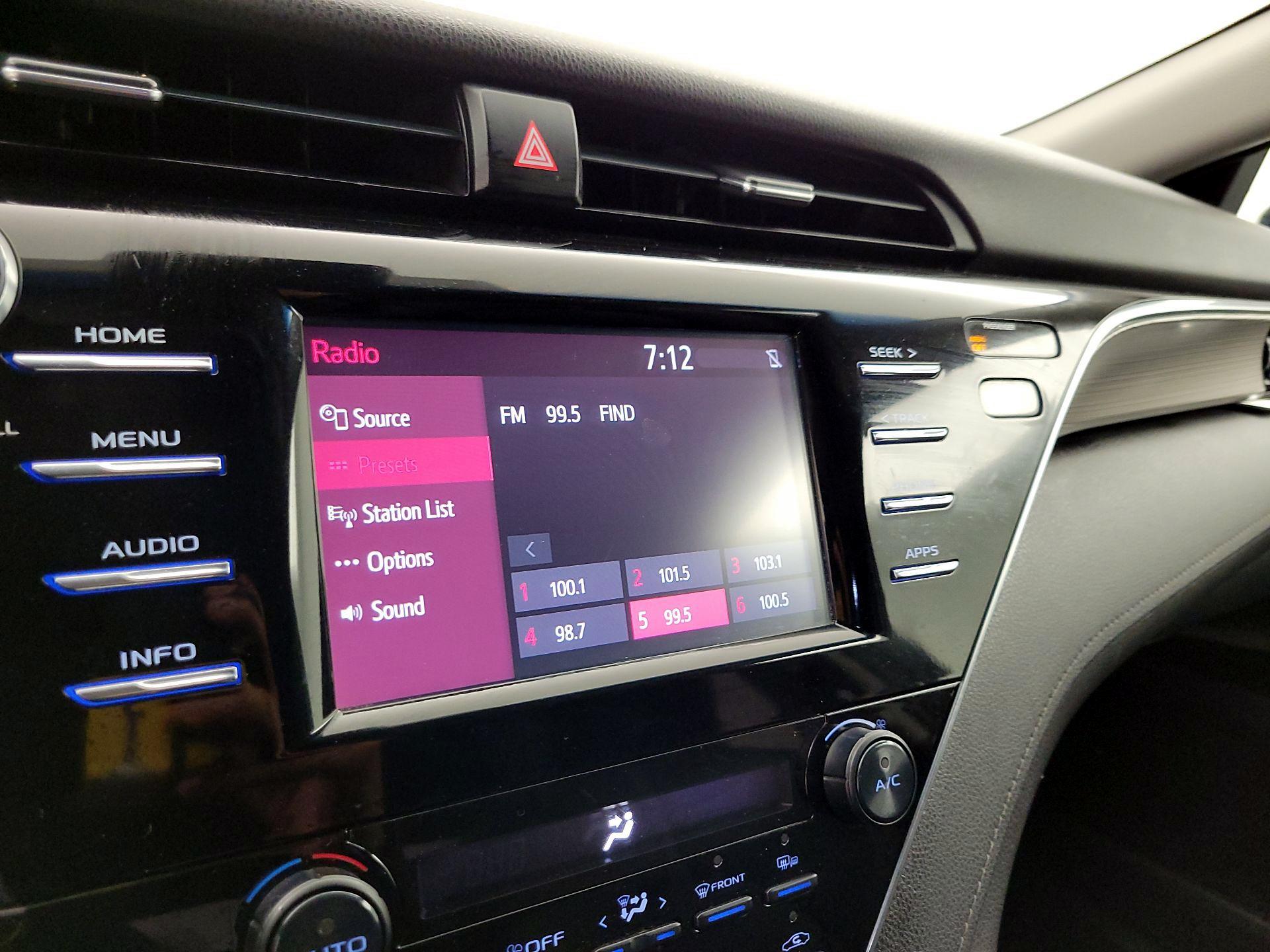 Thumbnail: 2018 Toyota Camry - 15