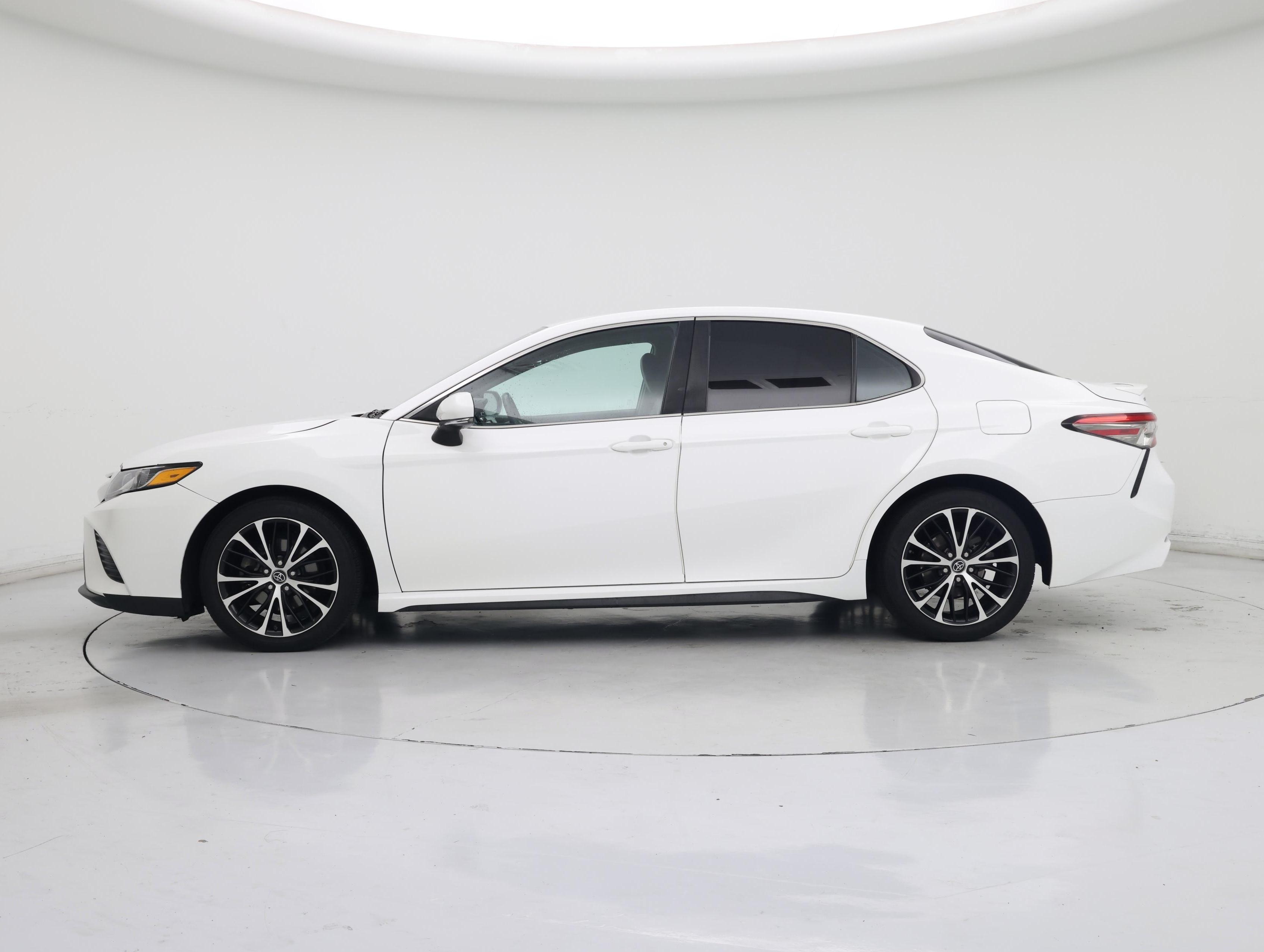 Thumbnail: 2018 Toyota Camry - 3