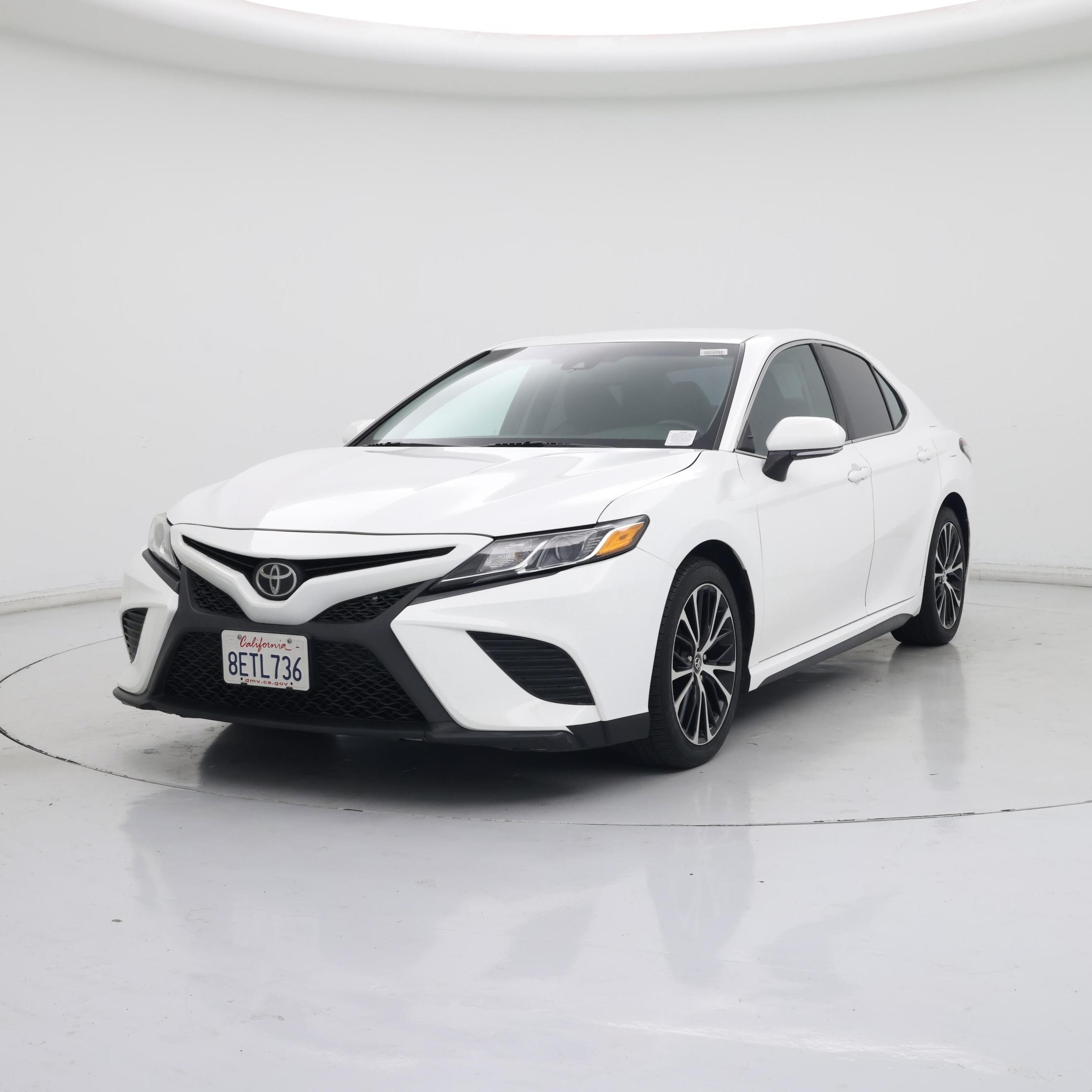 Thumbnail: 2018 Toyota Camry - 4