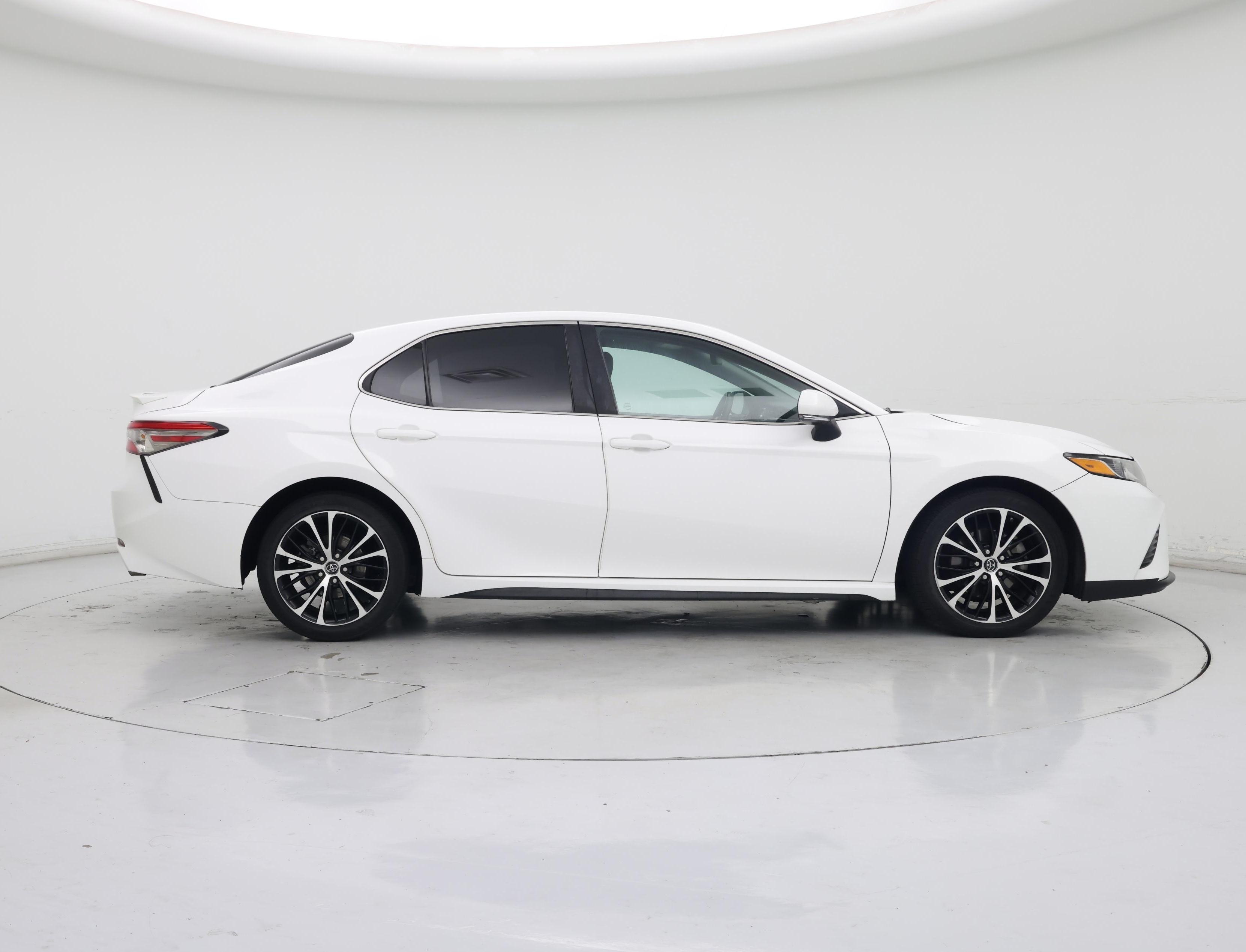 Thumbnail: 2018 Toyota Camry - 7