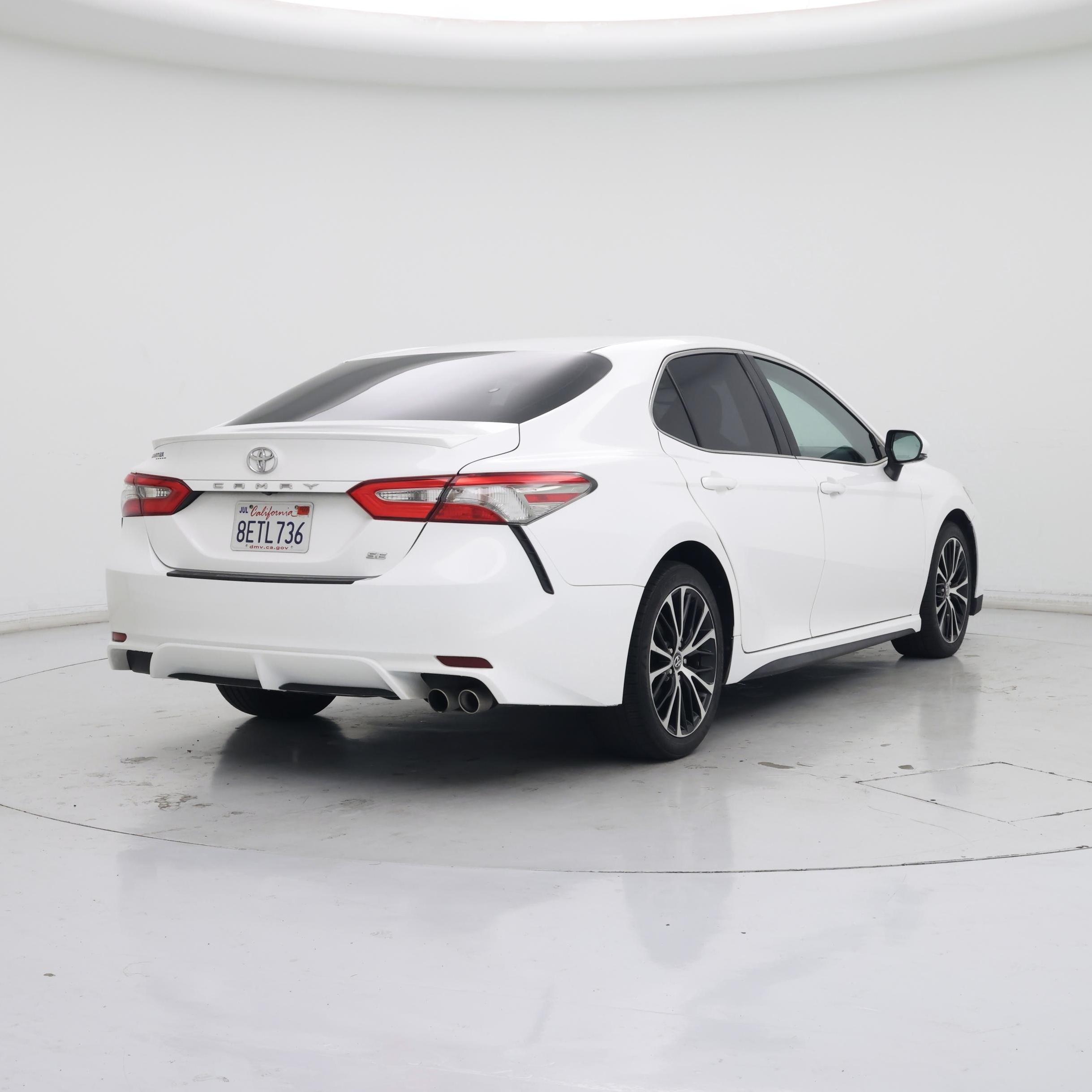 Thumbnail: 2018 Toyota Camry - 8