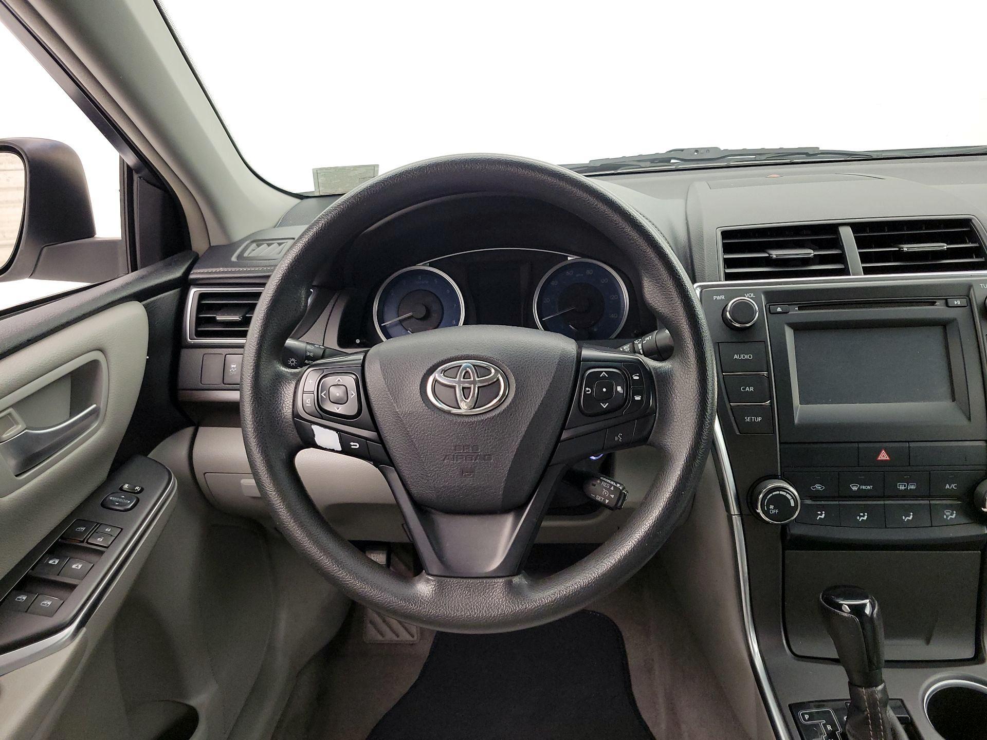 Thumbnail: 2017 Toyota Camry - 10