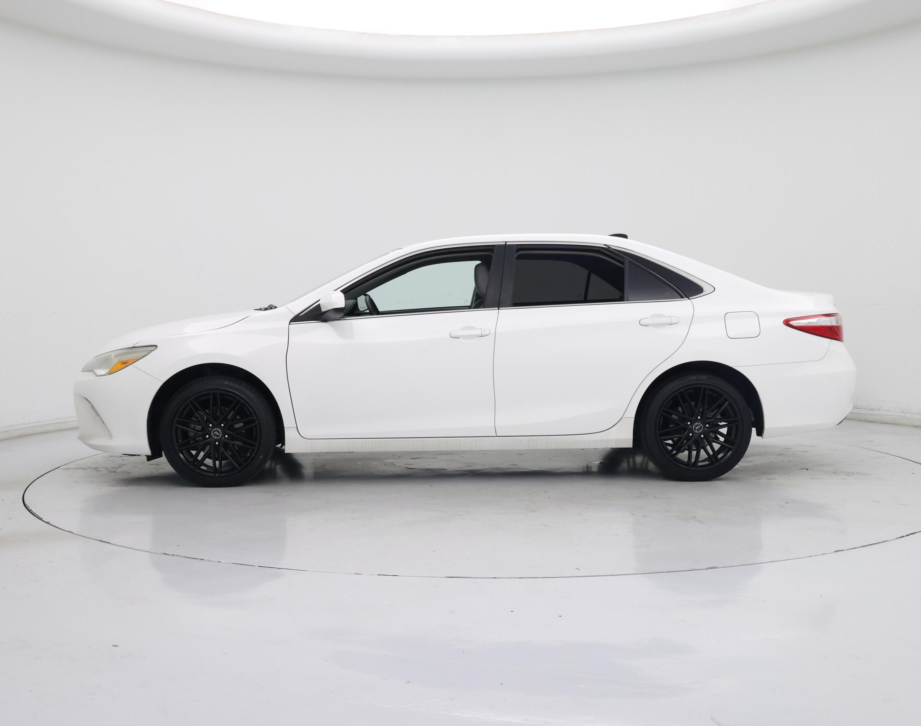 Thumbnail: 2017 Toyota Camry - 3
