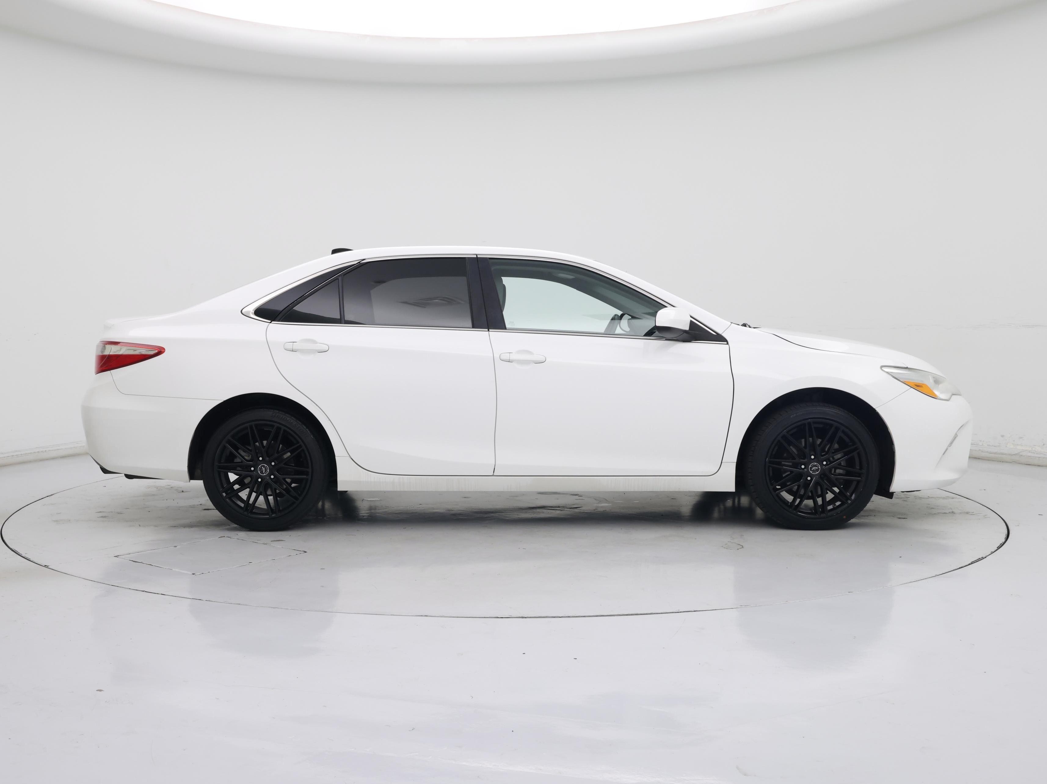 Thumbnail: 2017 Toyota Camry - 7