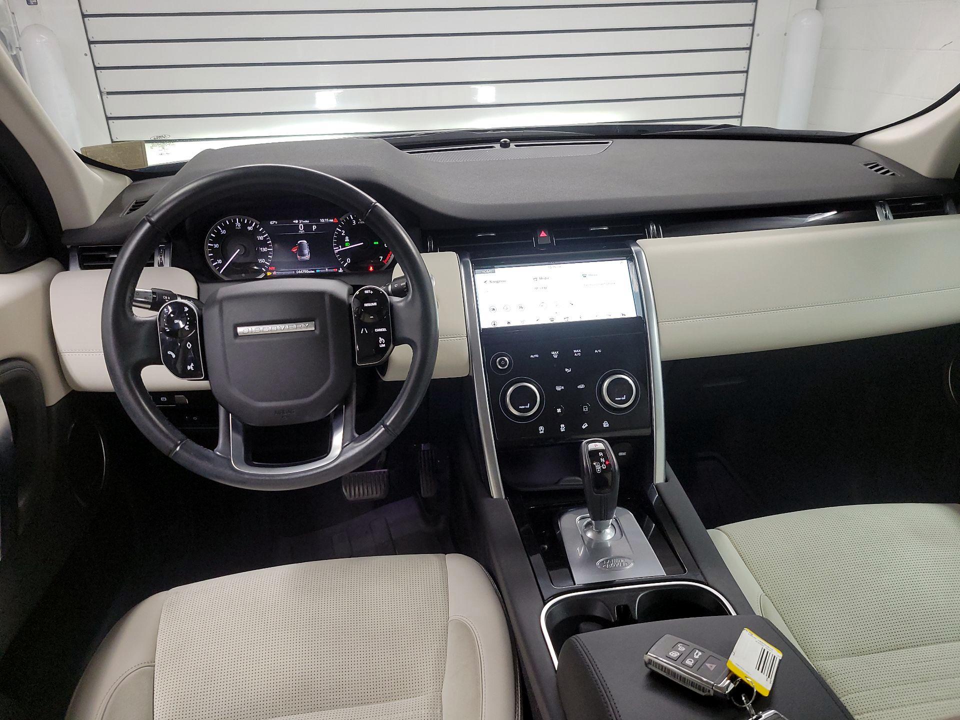 Thumbnail: 2020 Land Rover Discovery Sport - 9