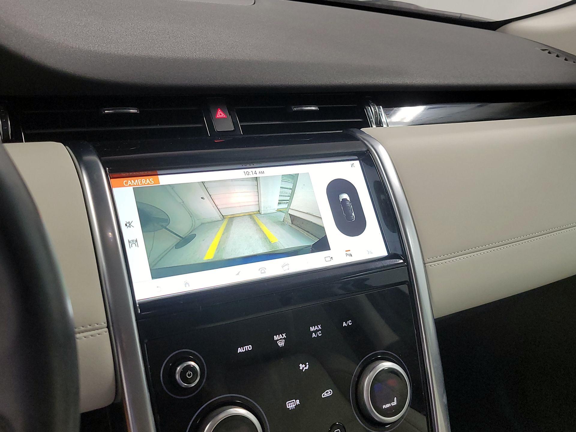 Thumbnail: 2020 Land Rover Discovery Sport - 13