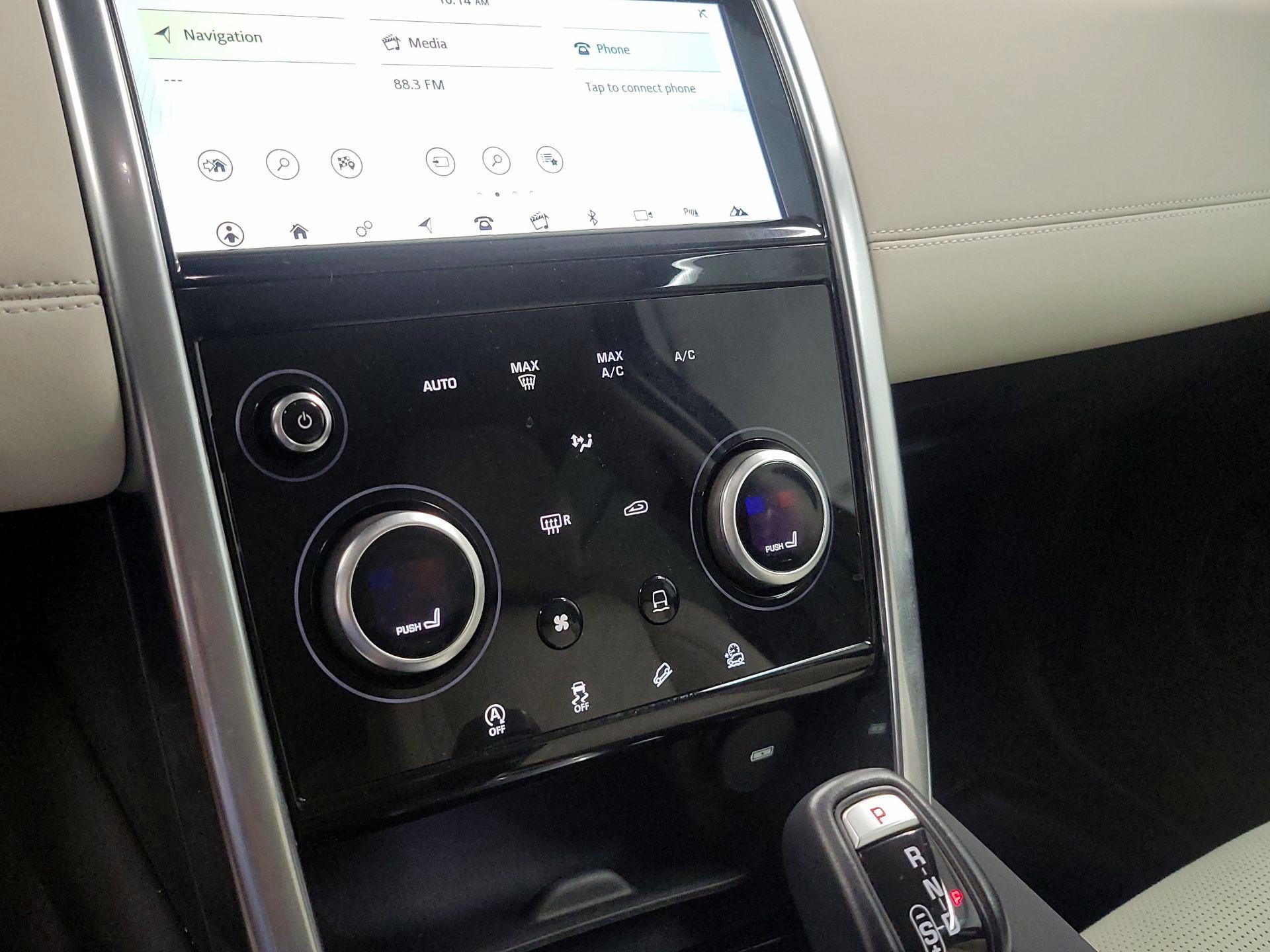 Thumbnail: 2020 Land Rover Discovery Sport - 15