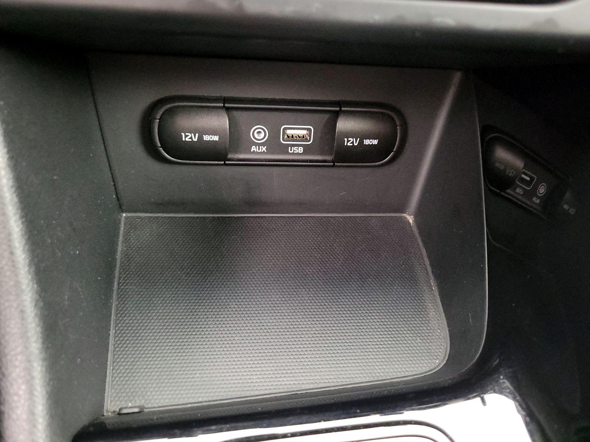 Thumbnail: 2019 Kia Niro - 18