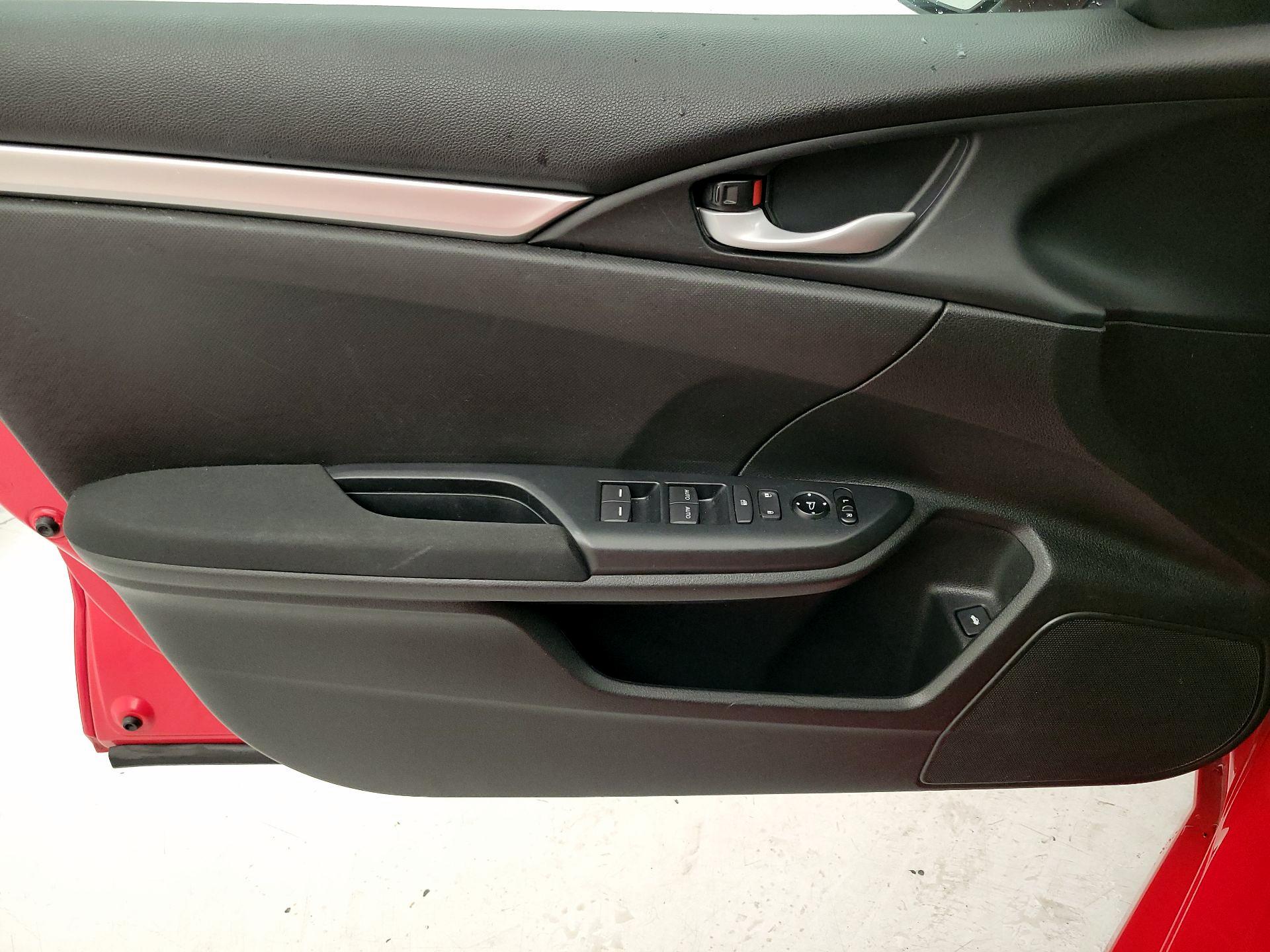 Thumbnail: 2016 Honda Civic - 12