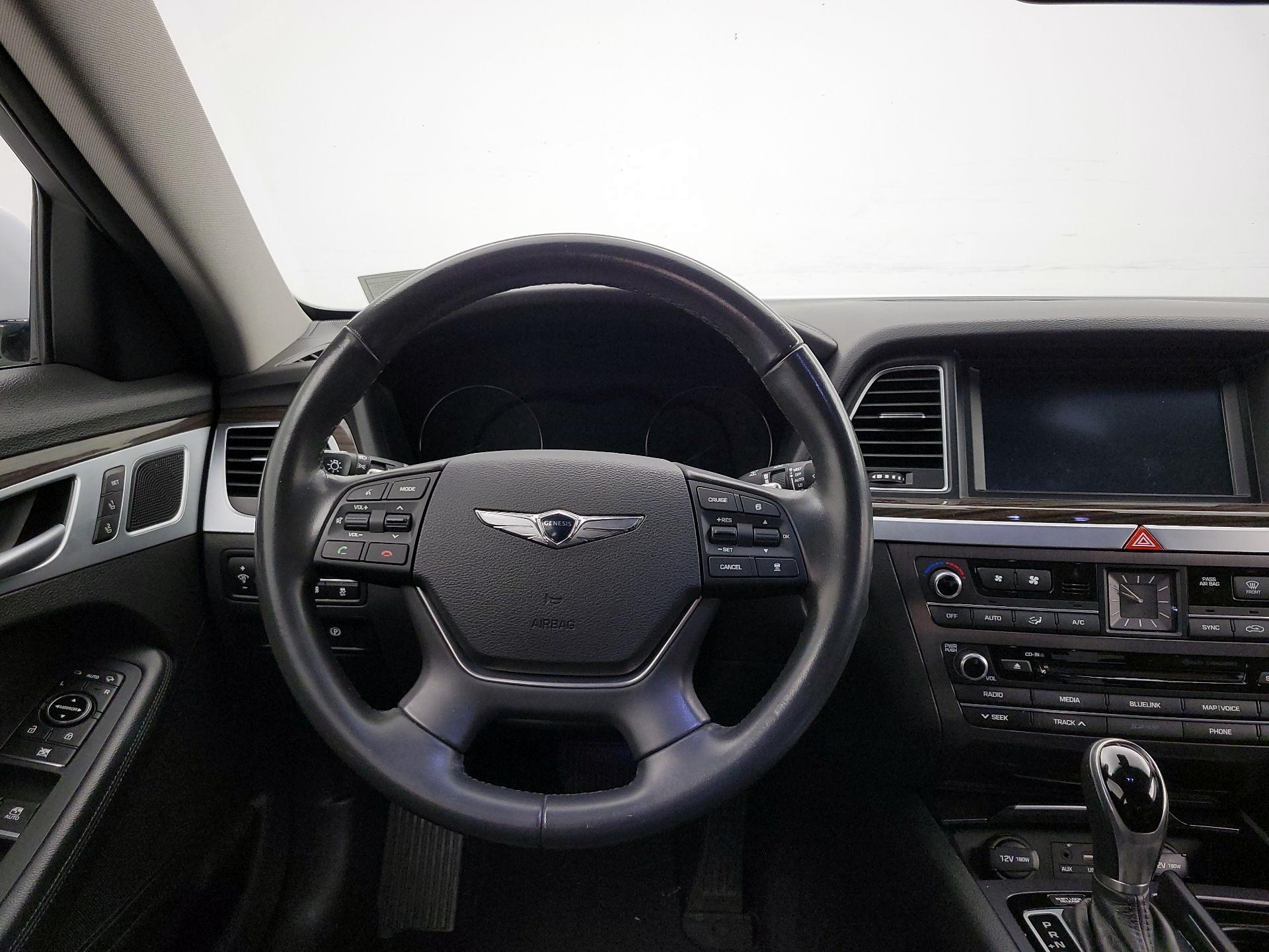 Thumbnail: 2017 Genesis G80 - 10