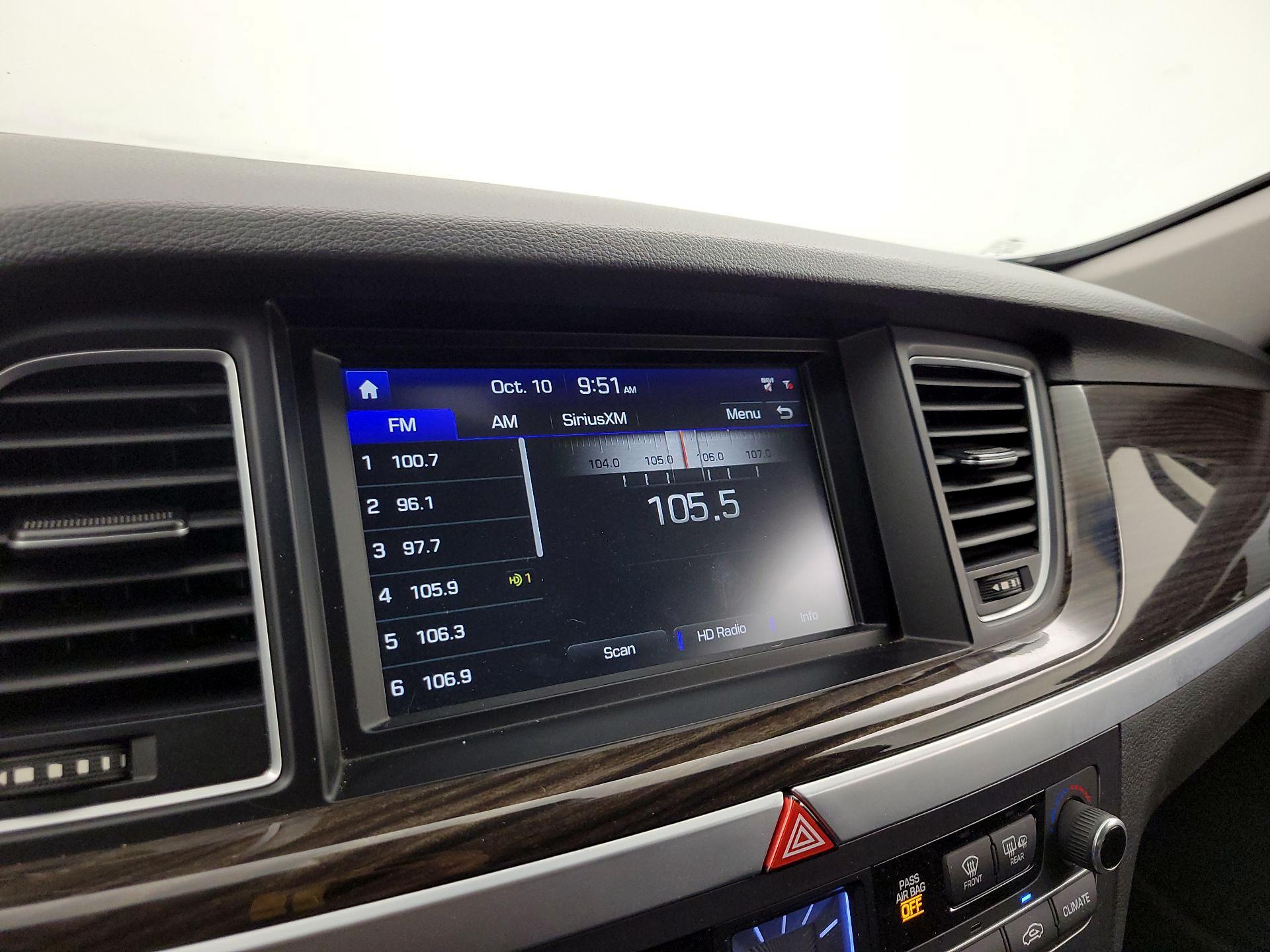 Thumbnail: 2017 Genesis G80 - 16