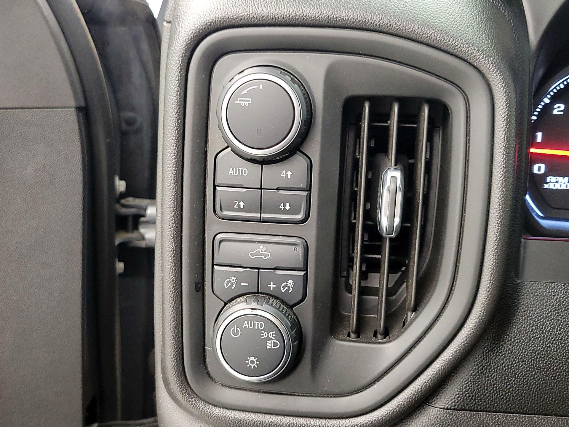 Thumbnail: 2021 Chevrolet Silverado 1500 - 13