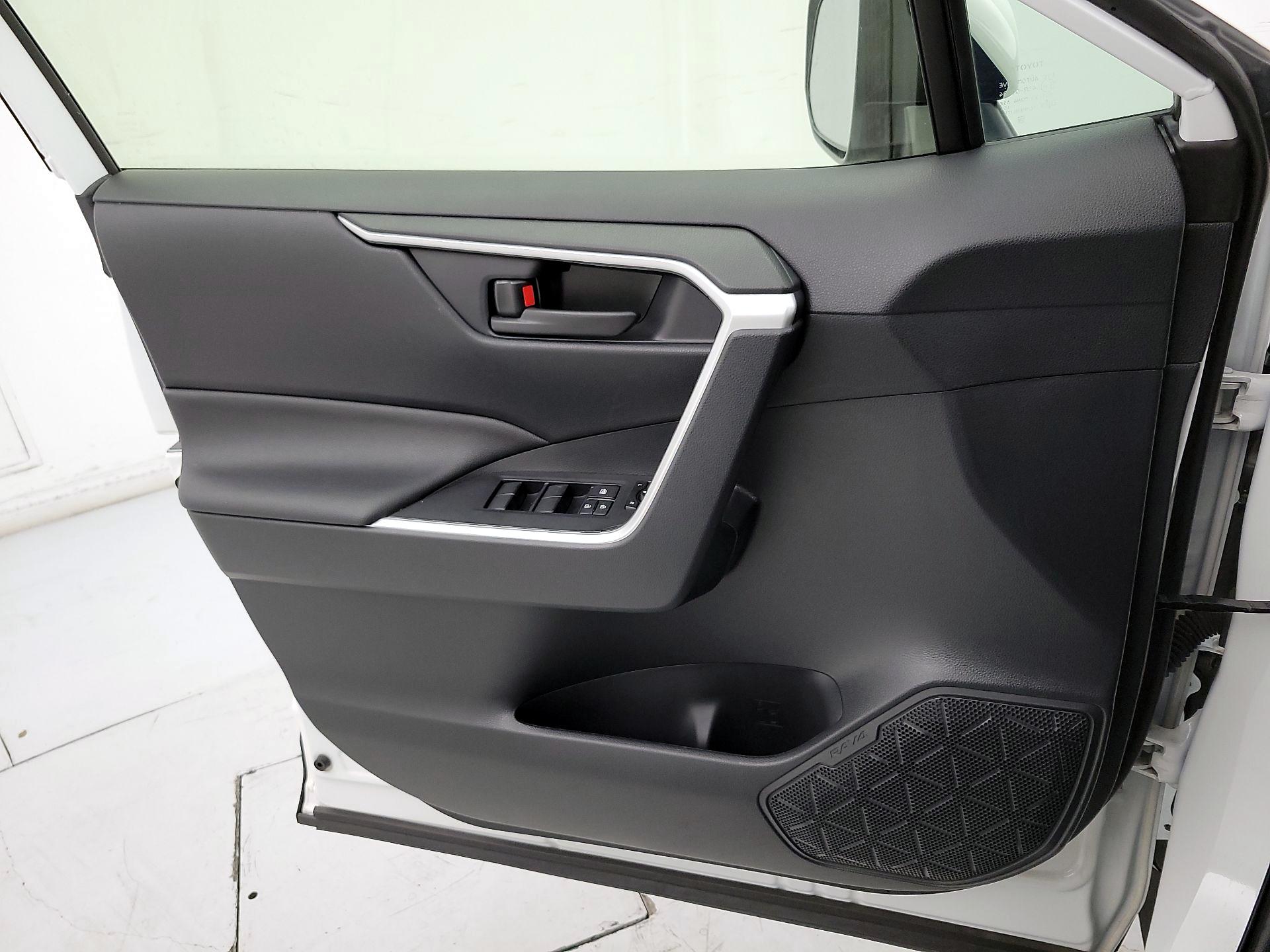 Thumbnail: 2023 Toyota RAV4 - 12