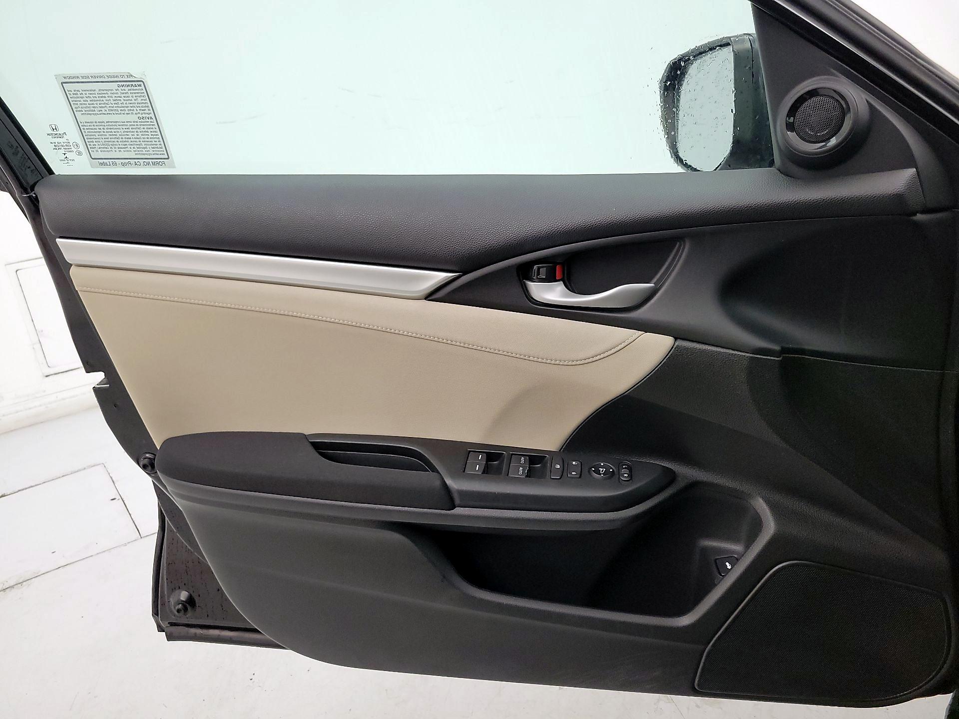 Thumbnail: 2016 Honda Civic - 12