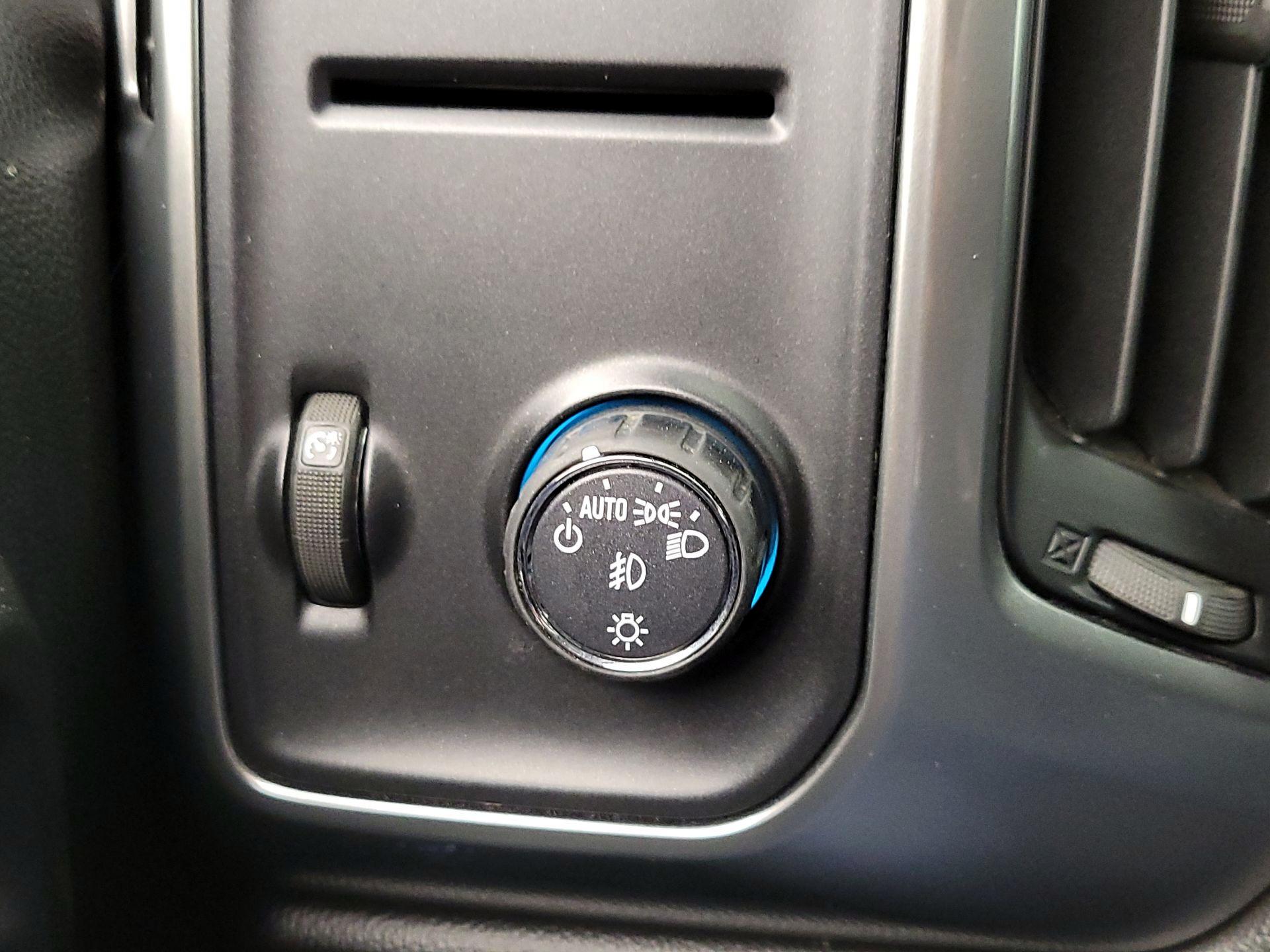 Thumbnail: 2017 Chevrolet Silverado 1500 - 13