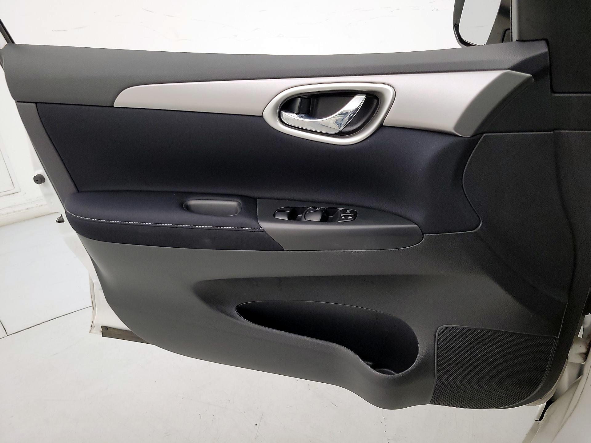 Thumbnail: 2014 Nissan Sentra - 12