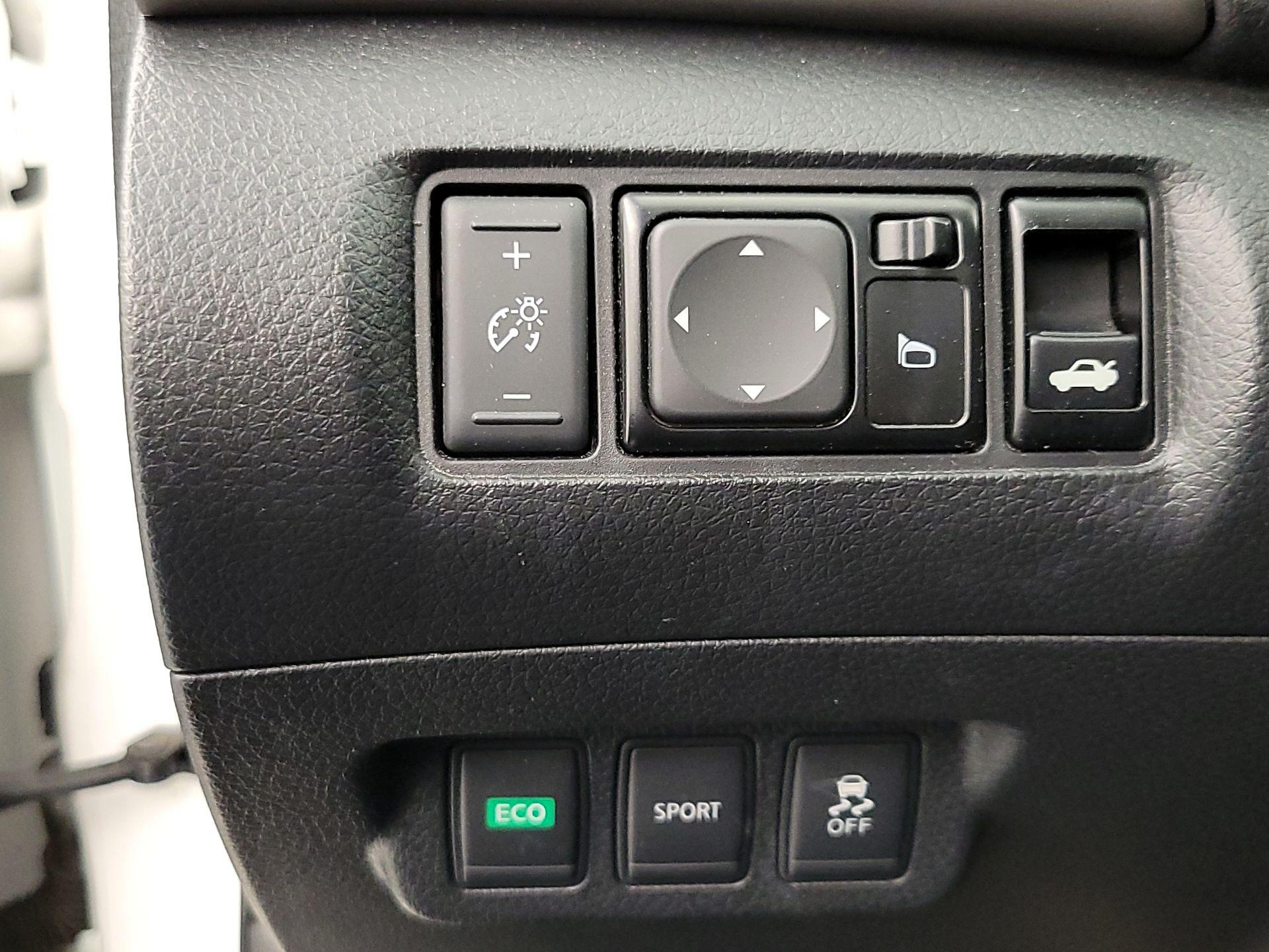 Thumbnail: 2014 Nissan Sentra - 13
