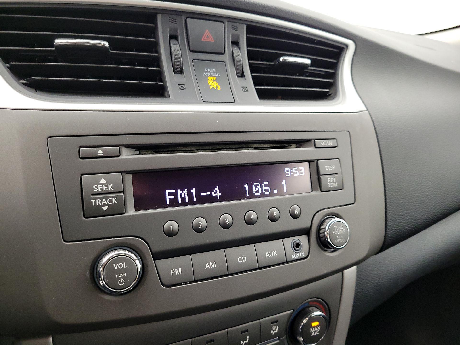 Thumbnail: 2014 Nissan Sentra - 14