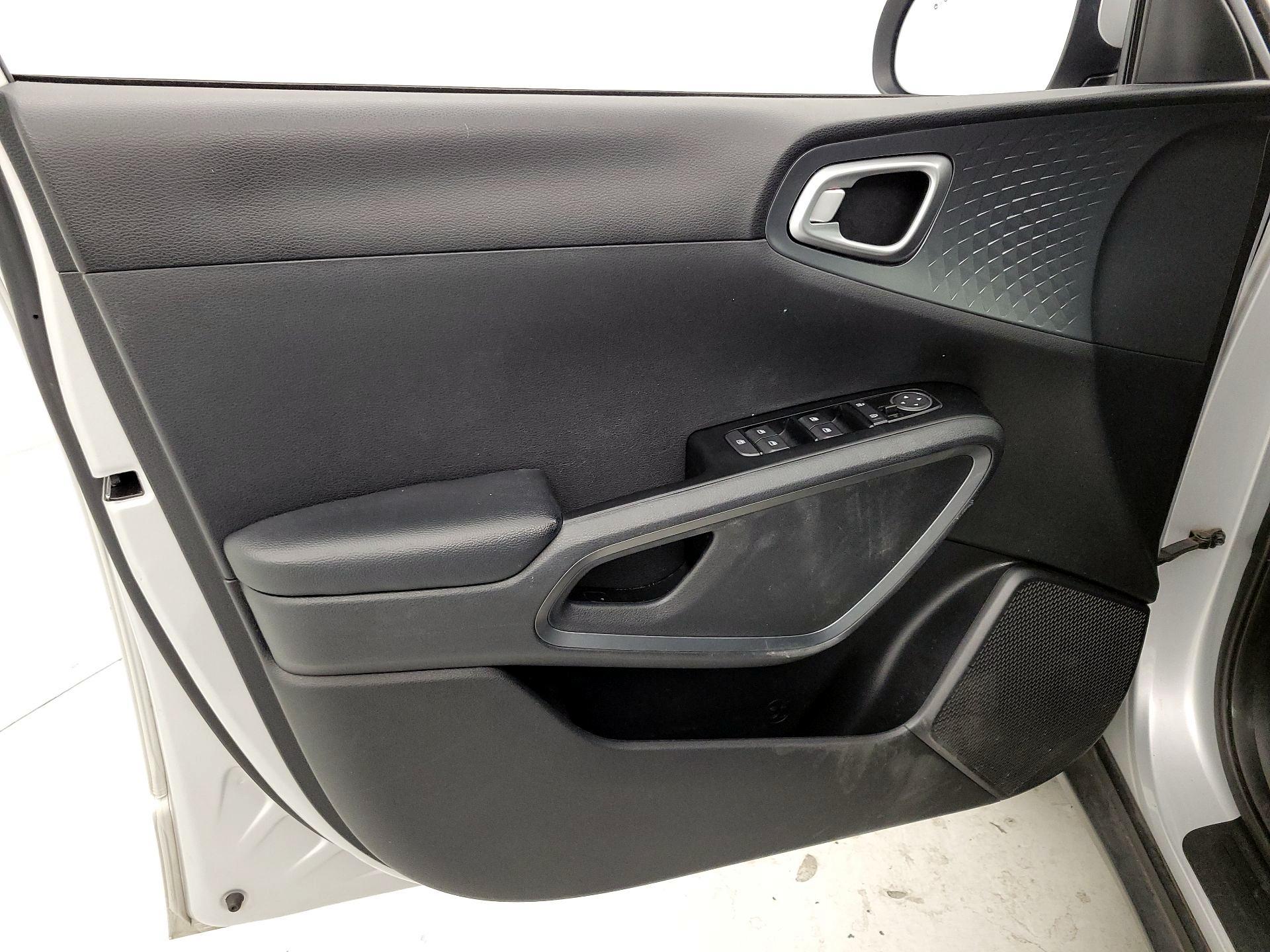 Thumbnail: 2020 Kia Soul - 12