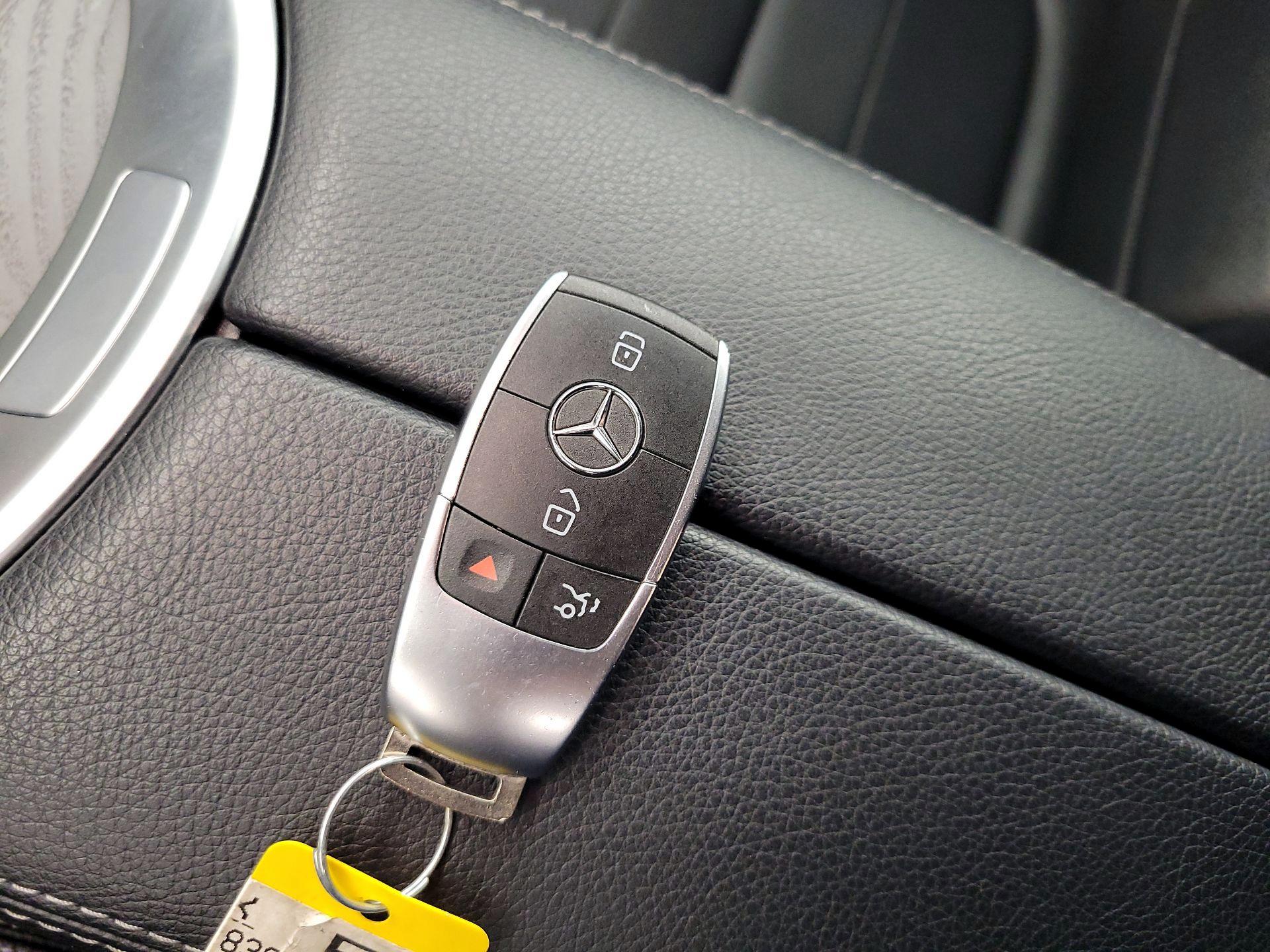 Thumbnail: 2019 Mercedes-Benz C-Class - 18