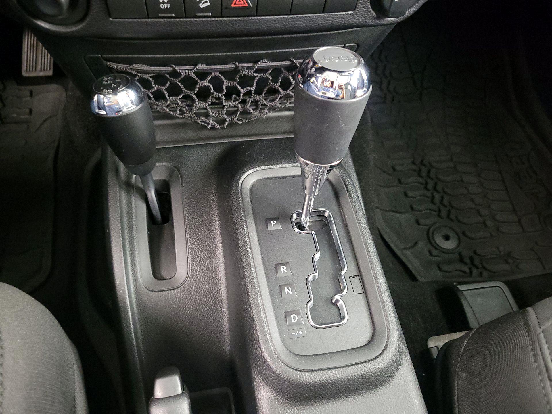 Thumbnail: 2017 Jeep Wrangler - 15