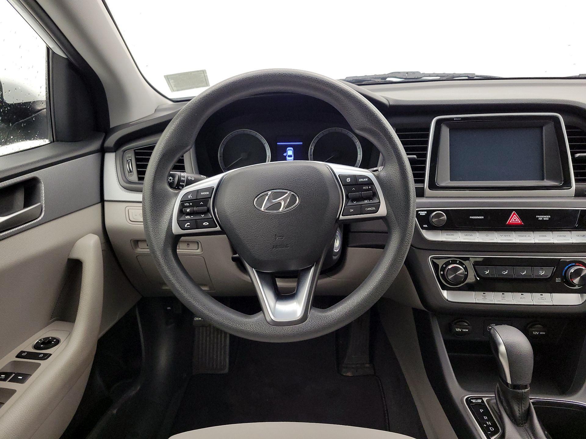 Thumbnail: 2019 Hyundai Sonata - 10