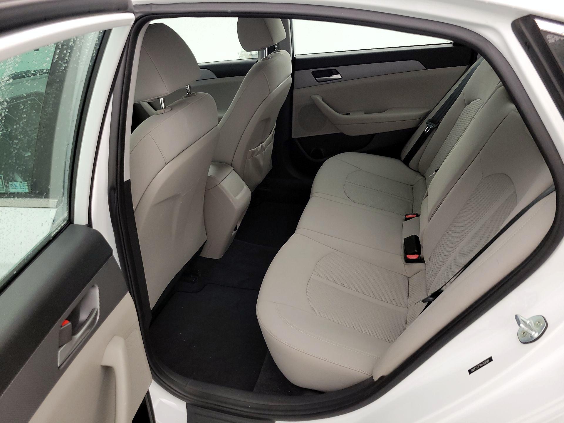 Thumbnail: 2019 Hyundai Sonata - 18