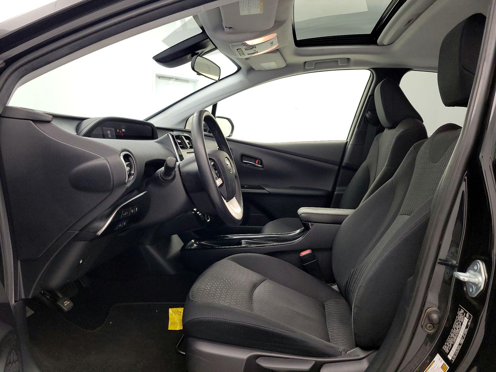 Thumbnail: 2017 Toyota Prius - 11