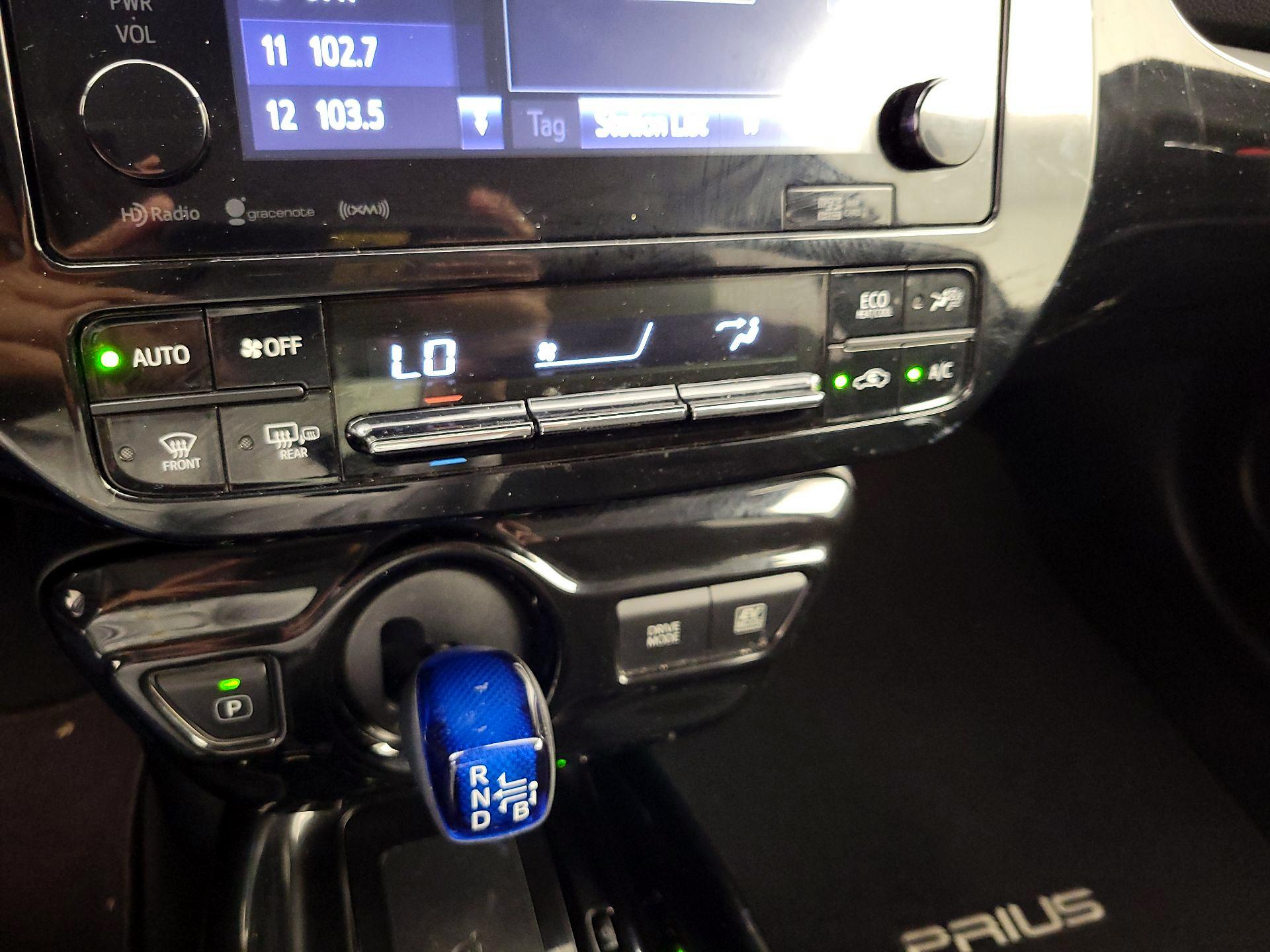Thumbnail: 2017 Toyota Prius - 17