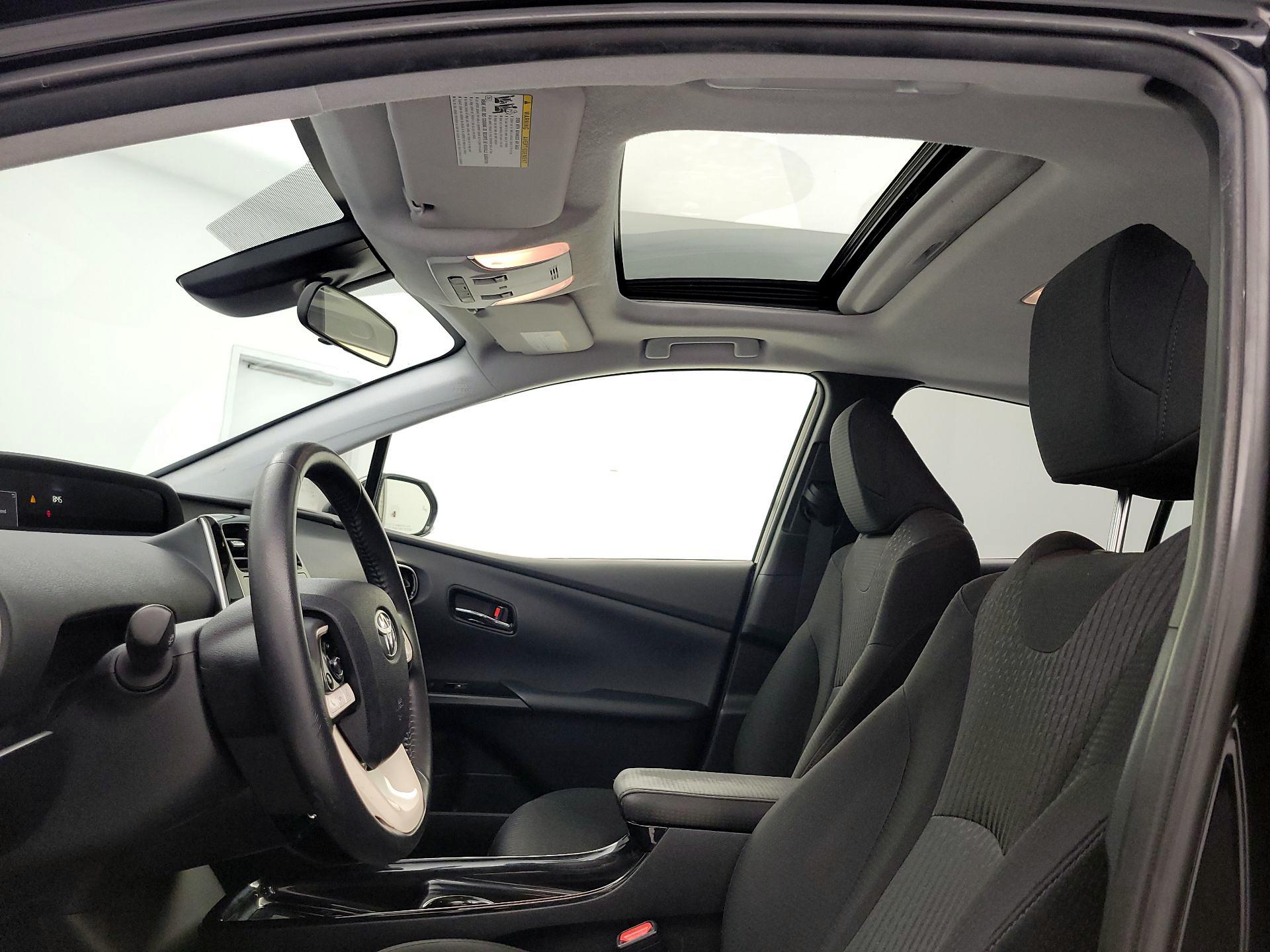 Thumbnail: 2017 Toyota Prius - 20