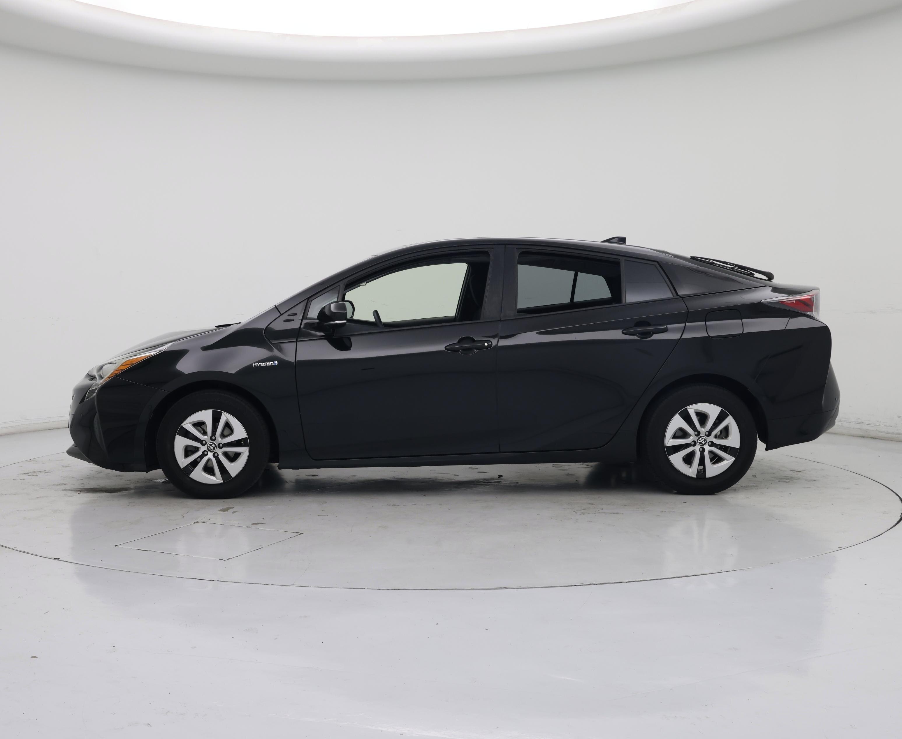 Thumbnail: 2017 Toyota Prius - 3