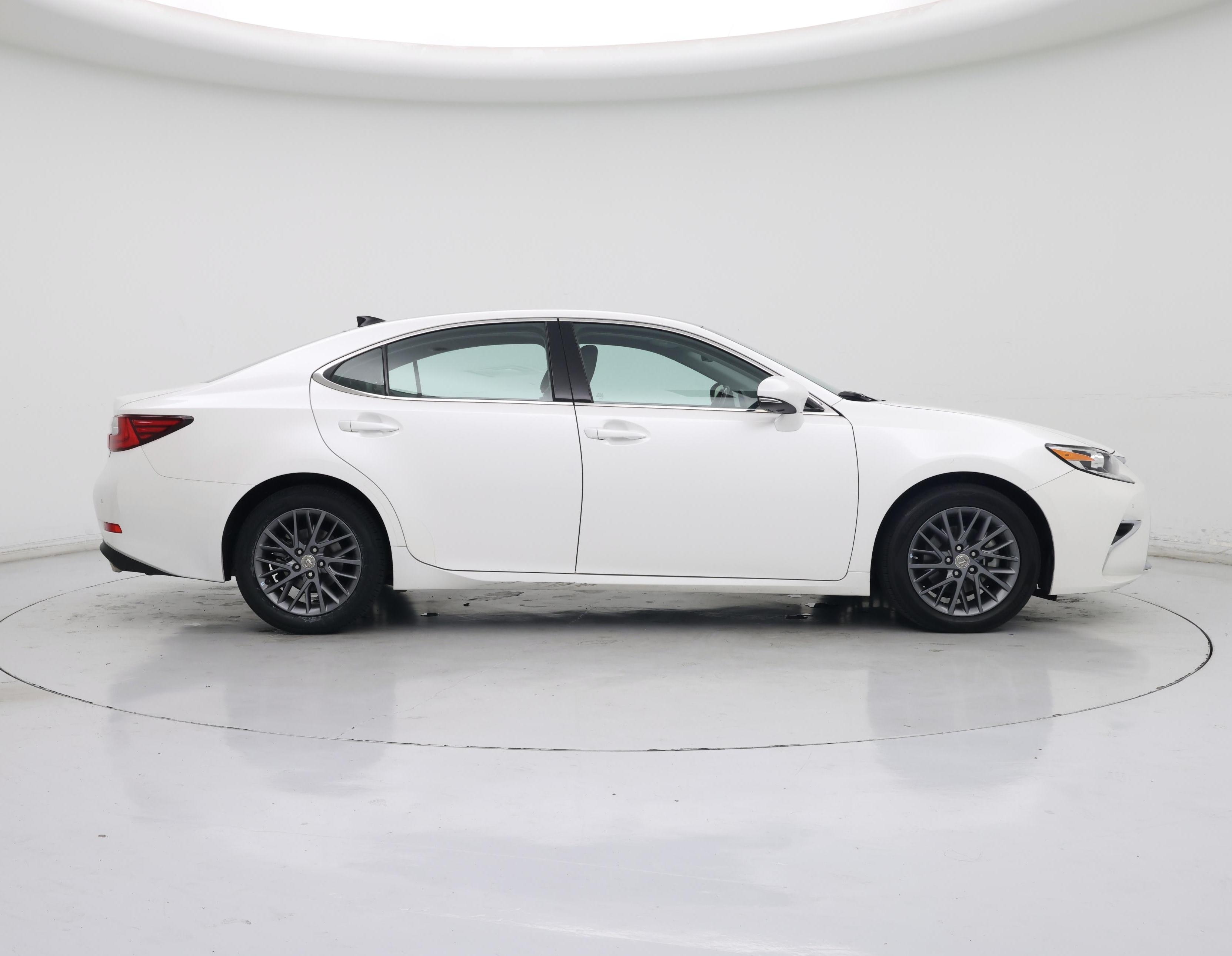 Thumbnail: 2018 Lexus ES - 7