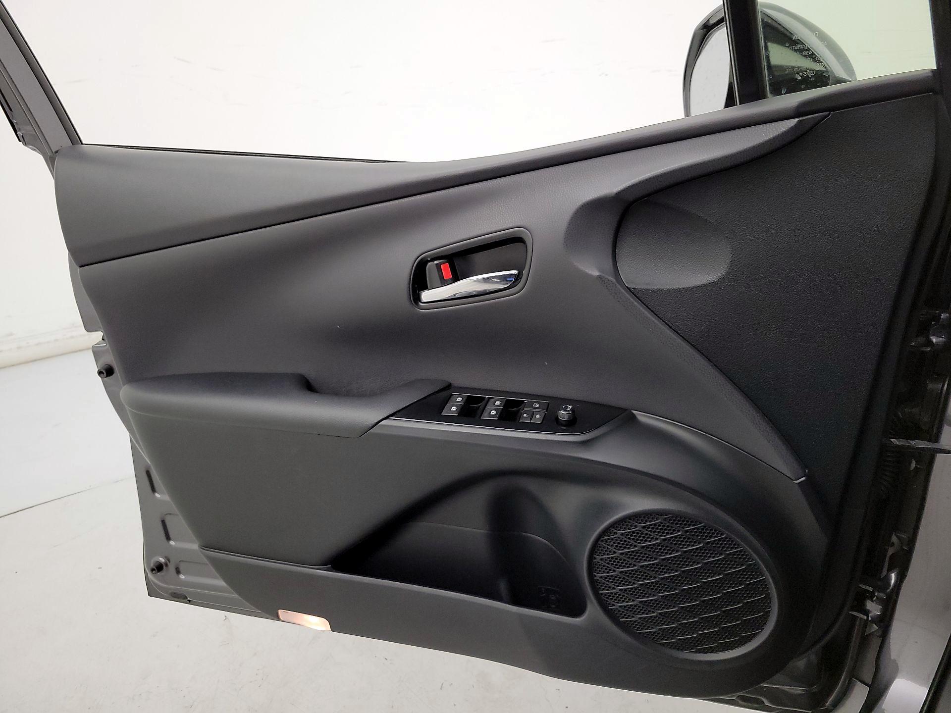 Thumbnail: 2017 Toyota Prius - 12