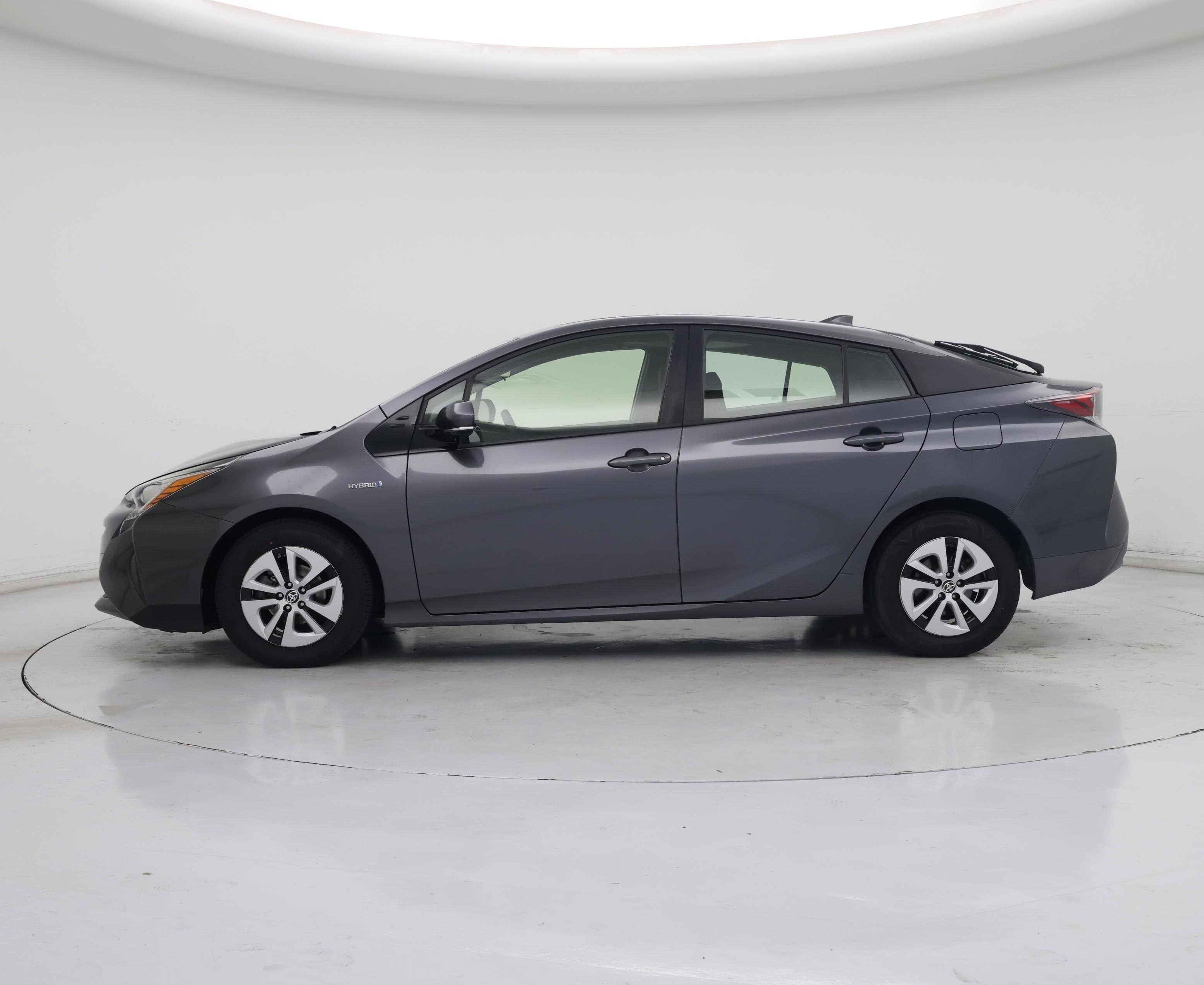 Thumbnail: 2017 Toyota Prius - 3