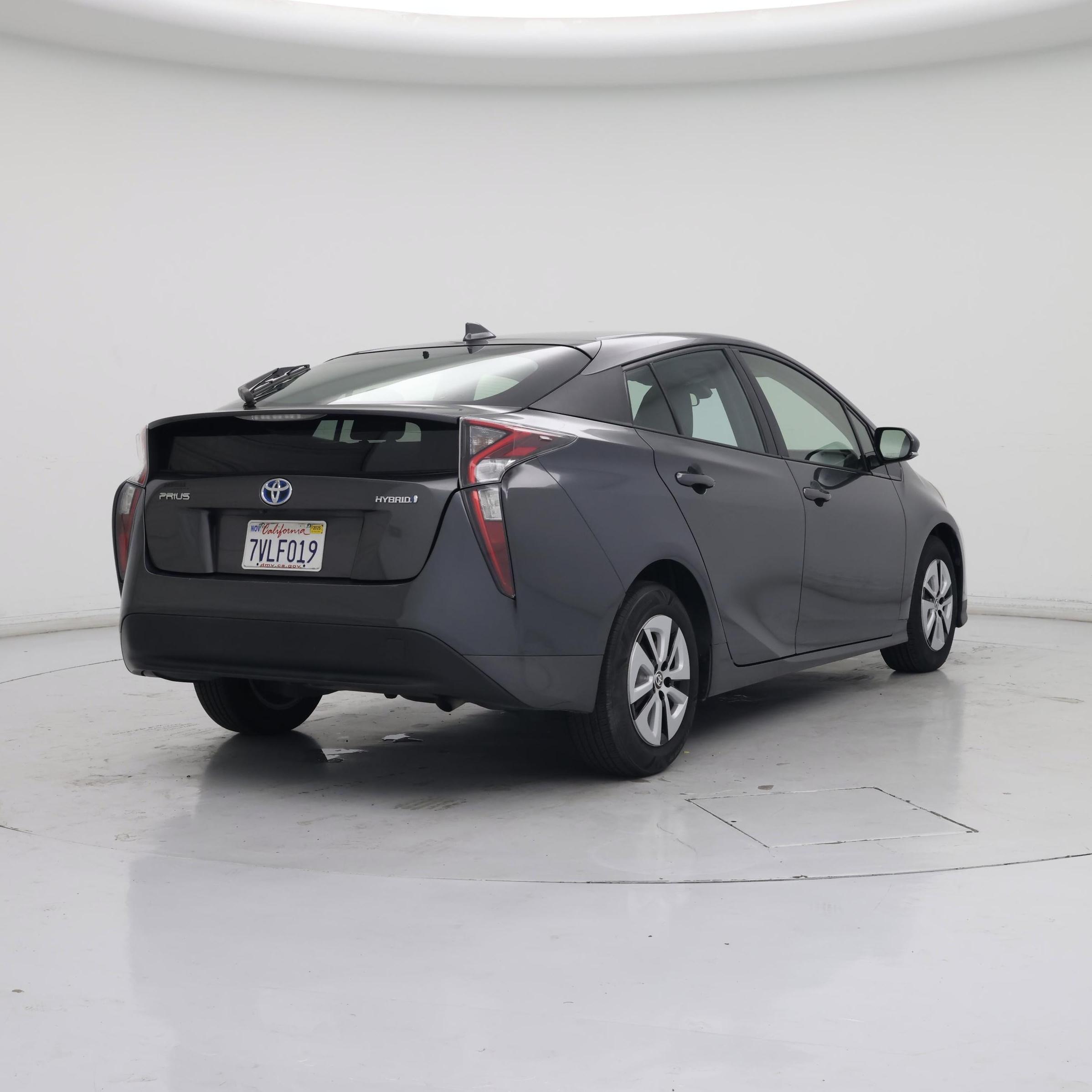 Thumbnail: 2017 Toyota Prius - 8