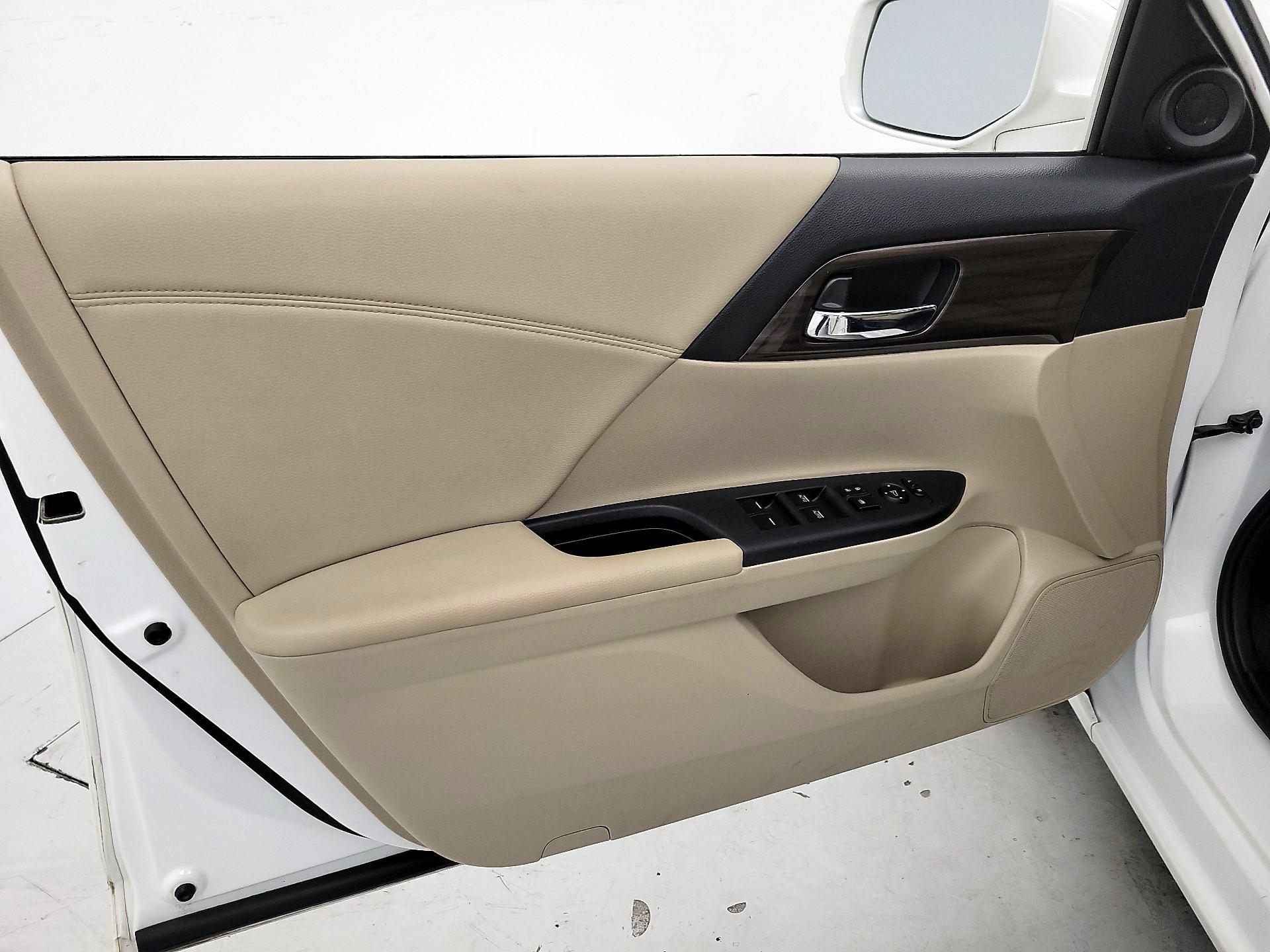 Thumbnail: 2017 Honda Accord - 12