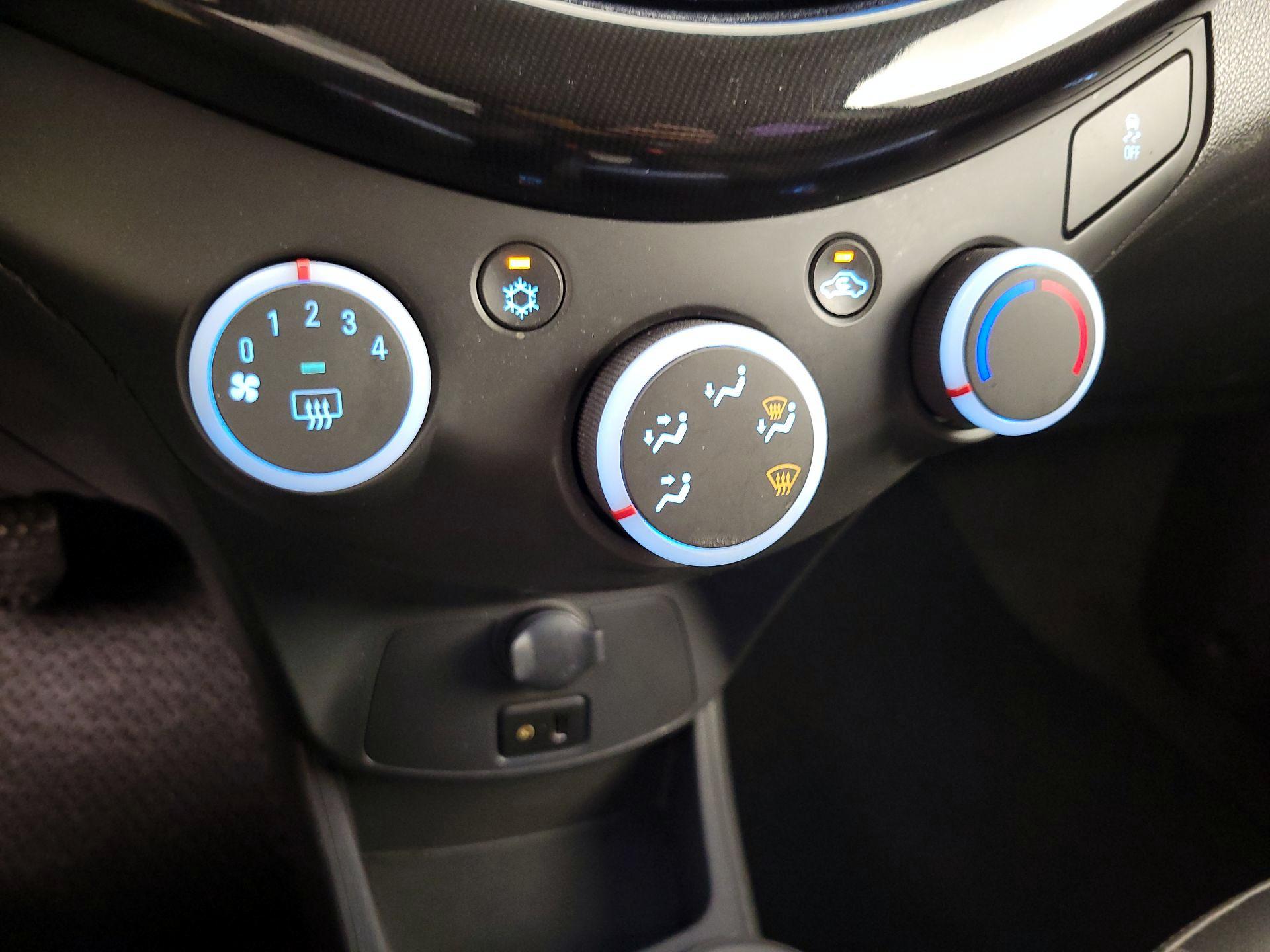 Thumbnail: 2015 Chevrolet Spark - 15