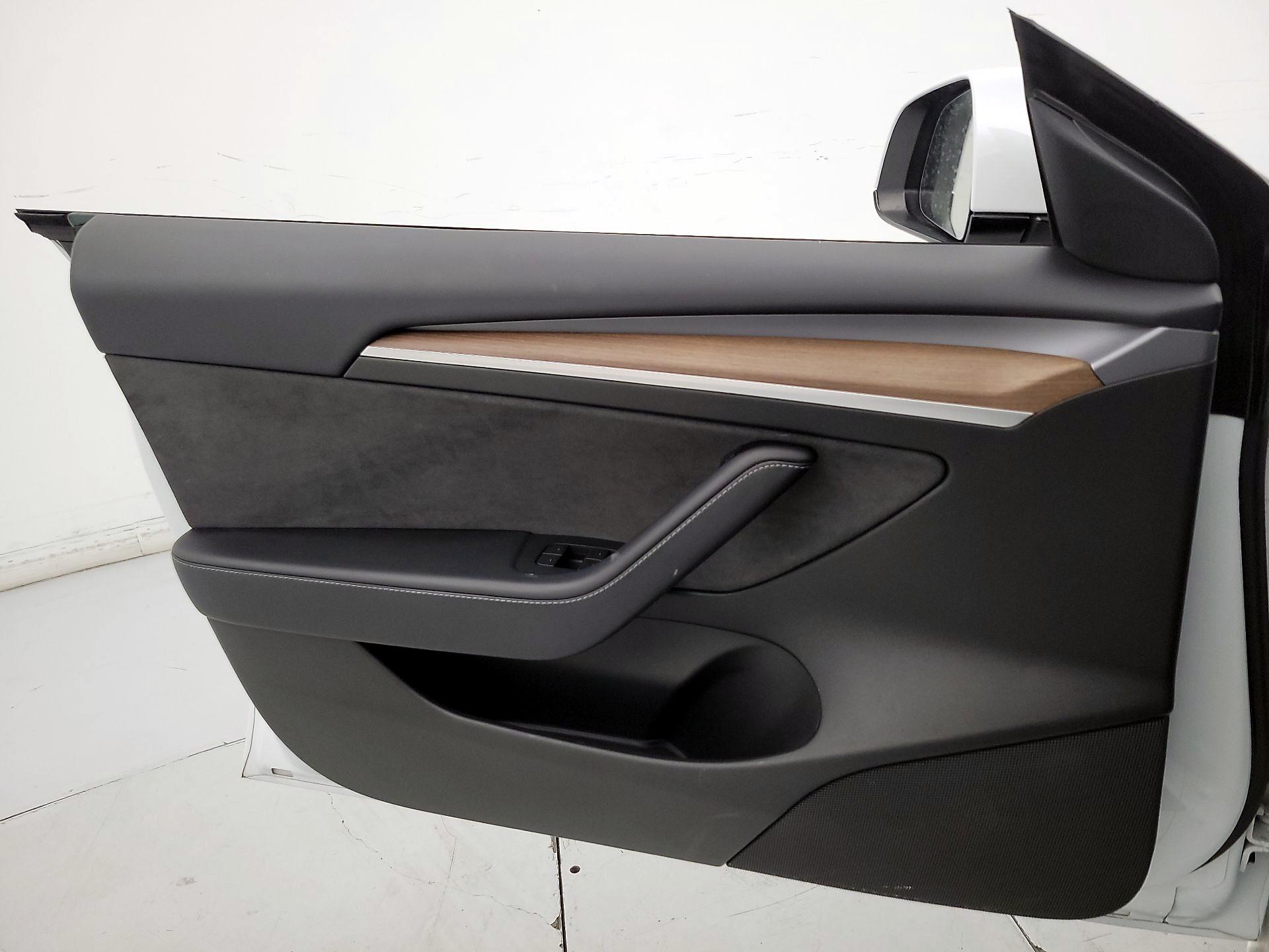 Thumbnail: 2022 Tesla Model 3 - 12