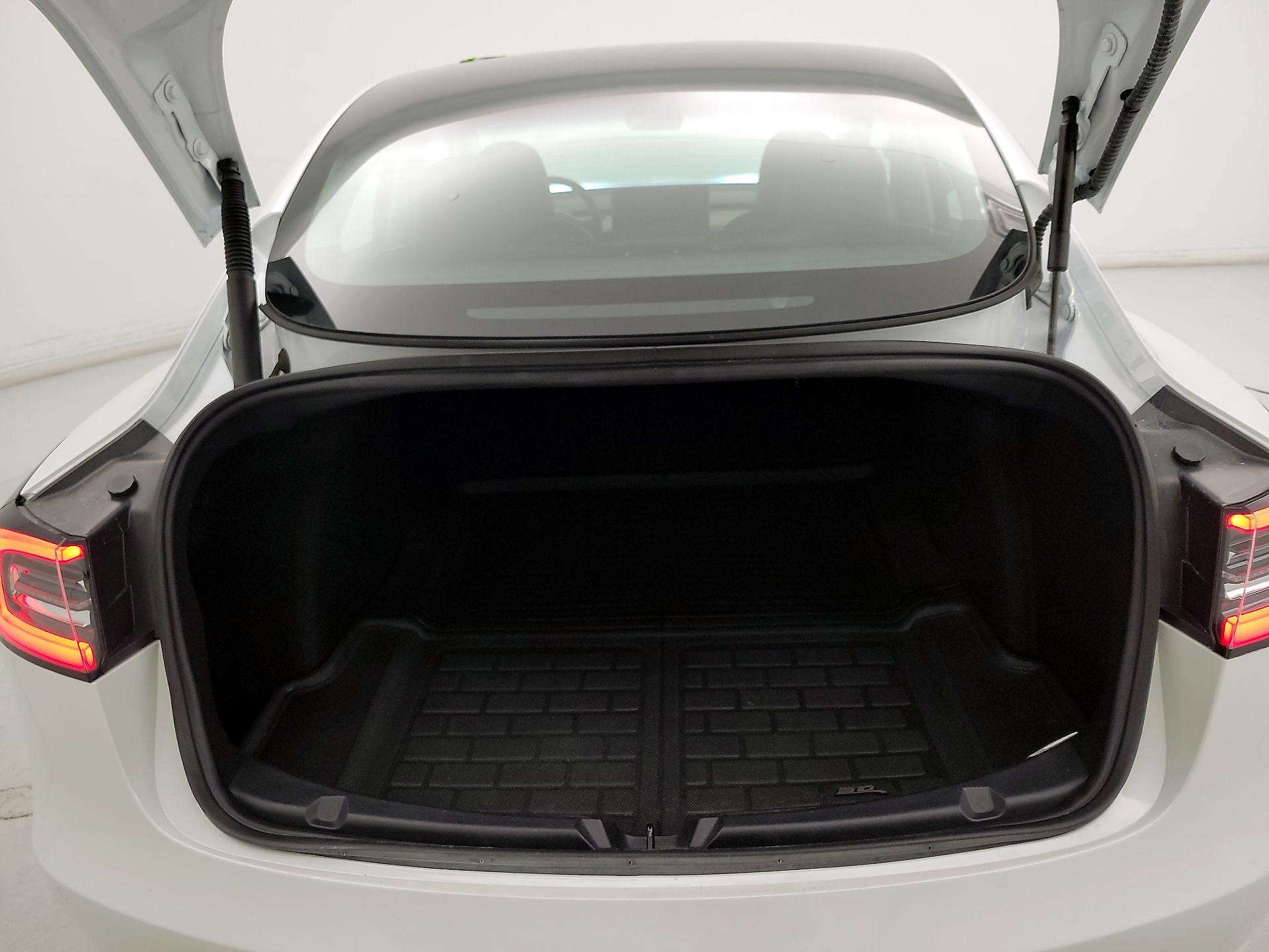 Thumbnail: 2022 Tesla Model 3 - 20